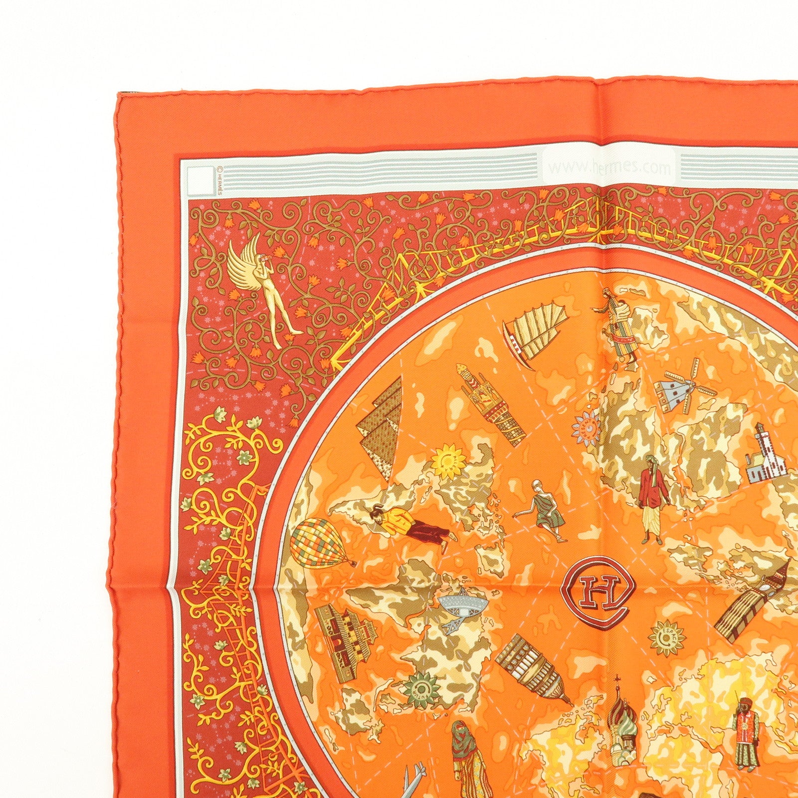 HERMES Carre 45 Silk 100% www.hermes.com Scarf Orange