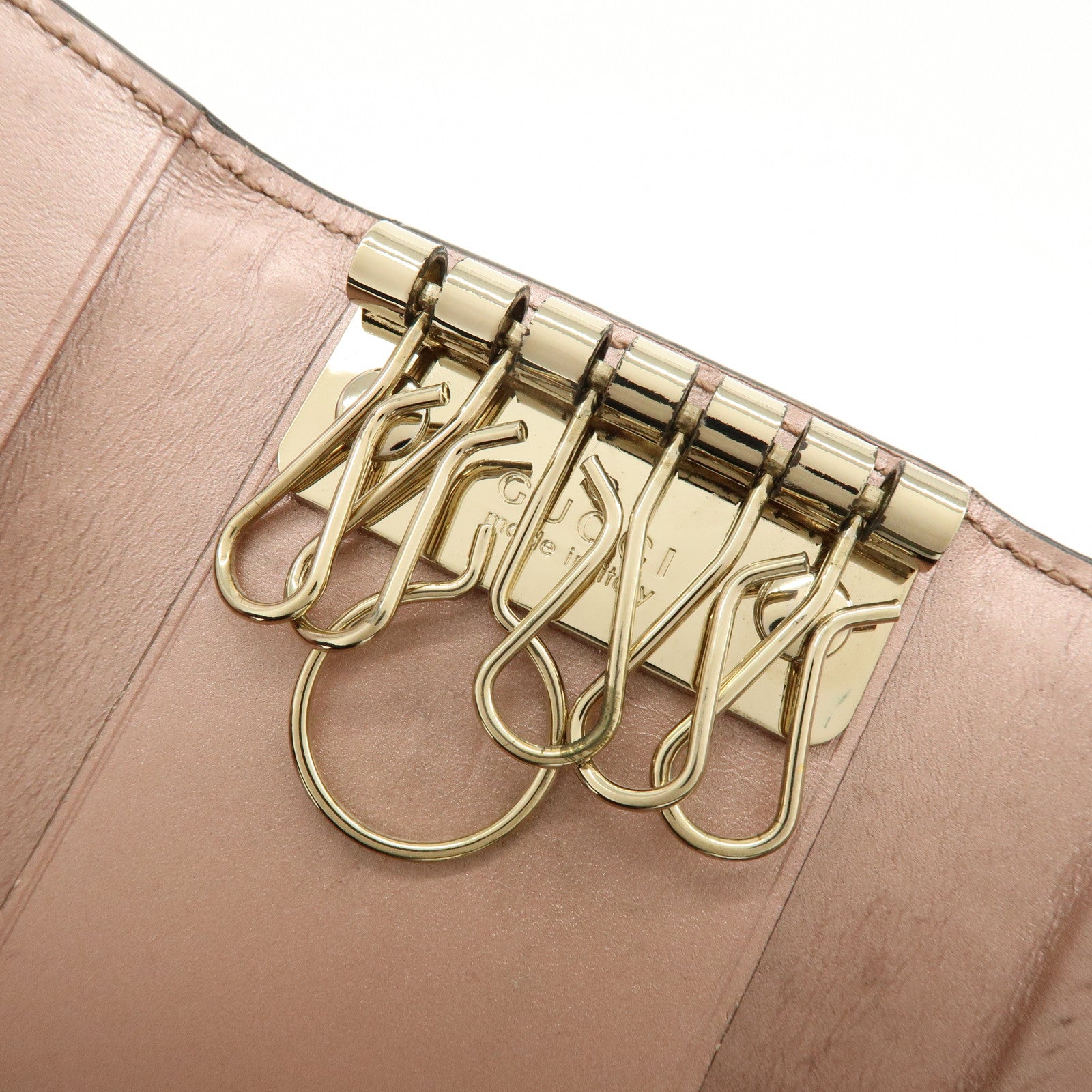 GUCCI Interlocking G Lovely Heart Guccissima Leather KeyCase 322322