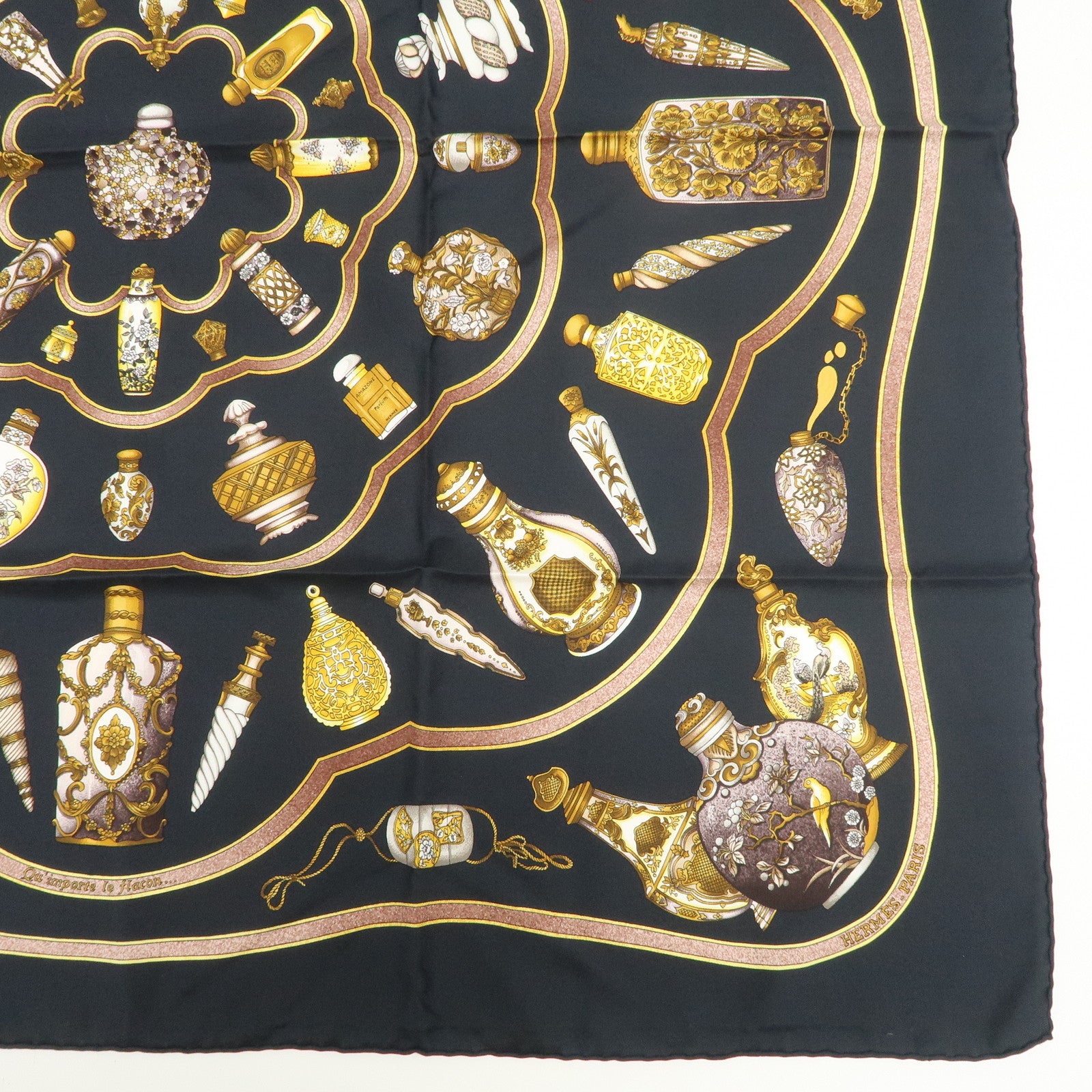 HERMES Carre 90 Silk 100% Scarf Qu' importe le flacon Black
