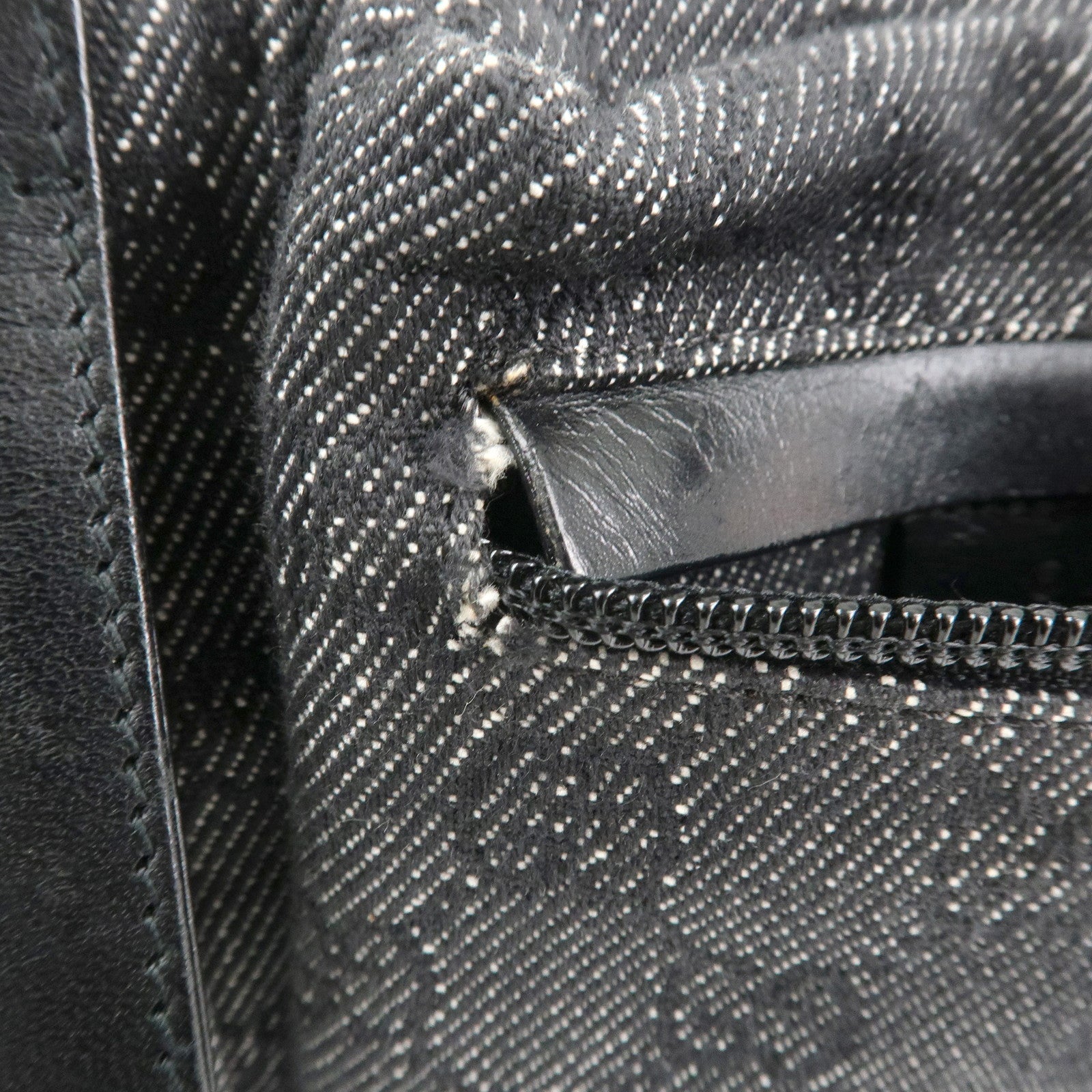 GUCCI GG Canvas Leather Waist Bag Crossbody Bag Black 28566 Used