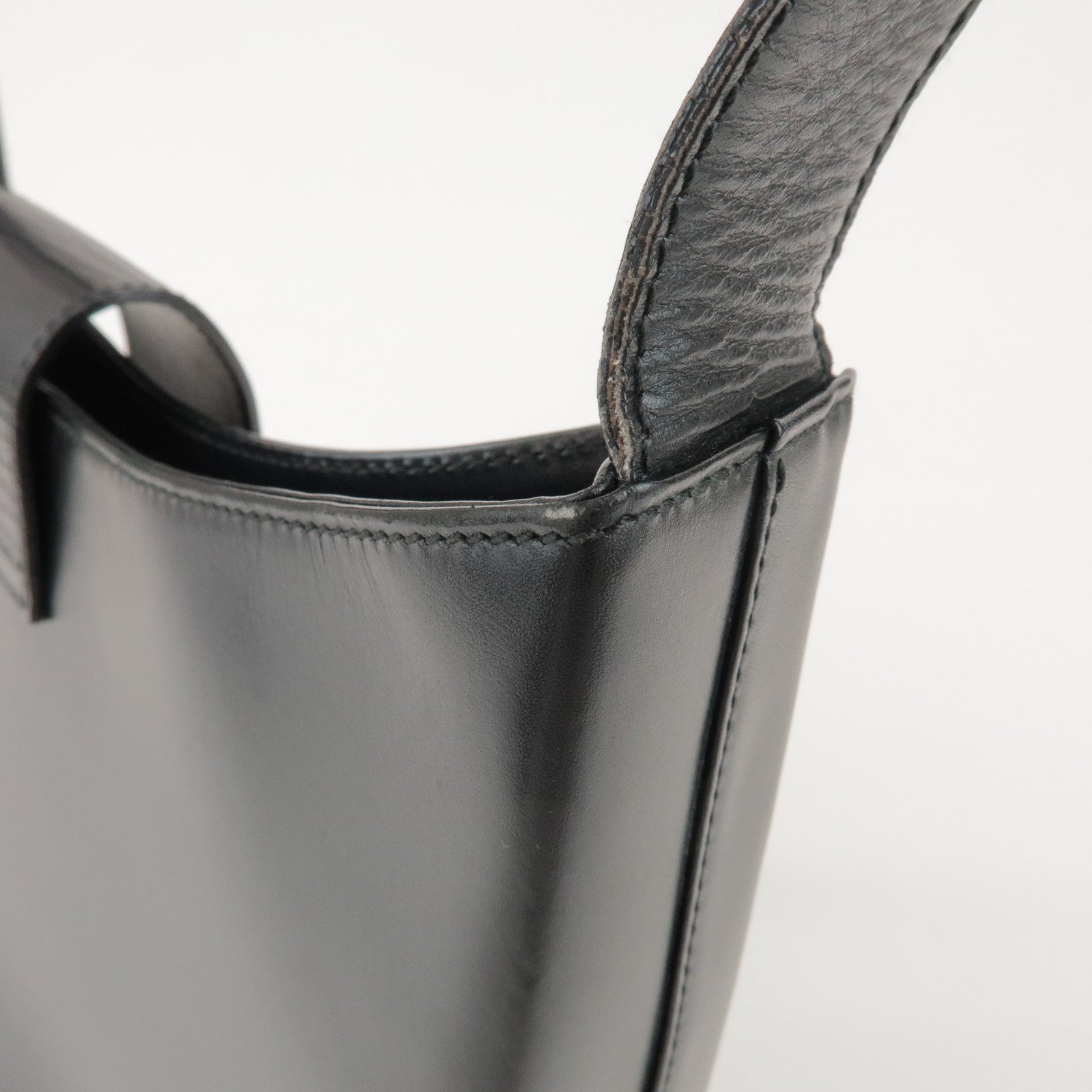 Ferragamo Gancini Calf Leather Shoulder Bag Hand Bag Black