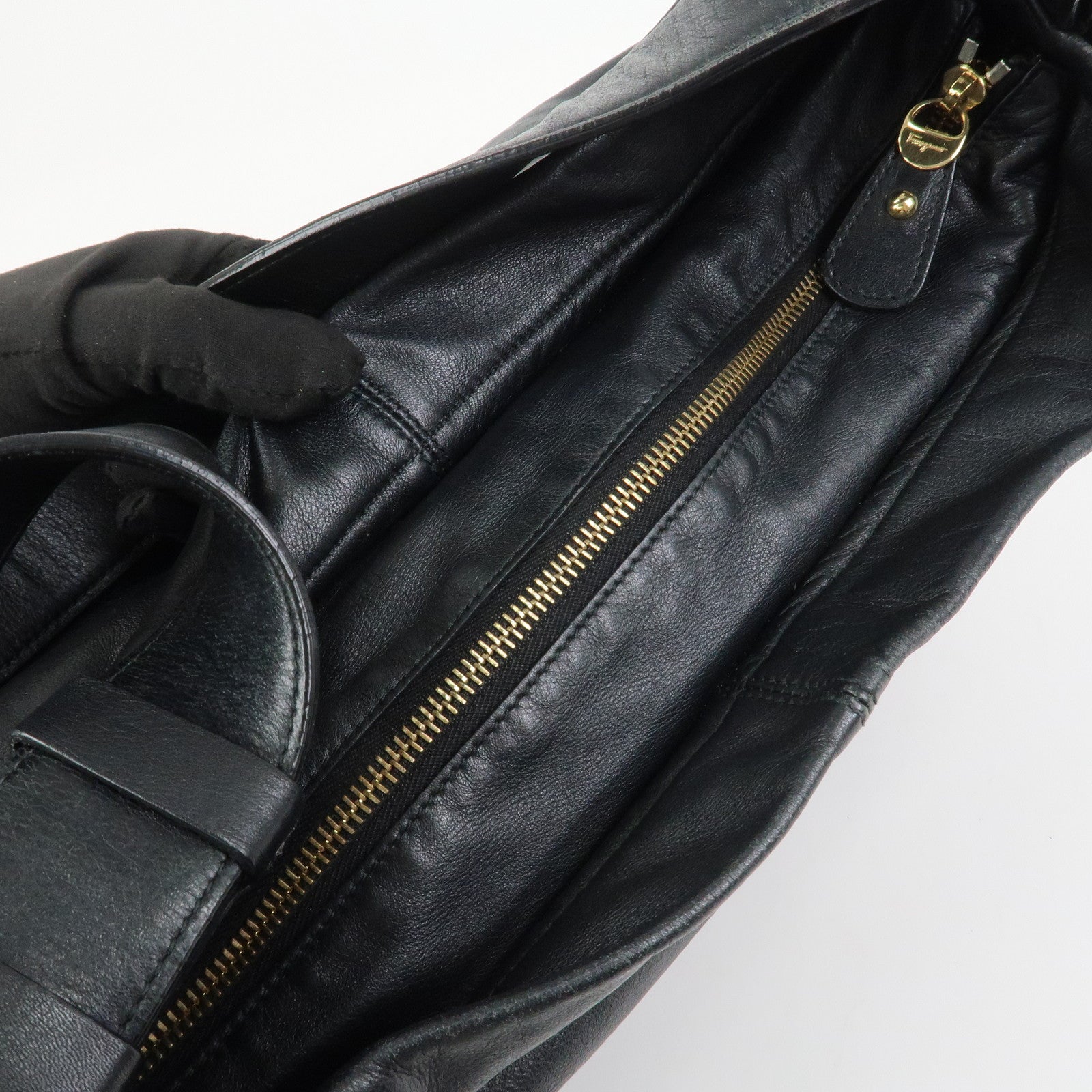 Ferragamo Vara Ribbon Leather Shoulder Bag Hand Bag Black
