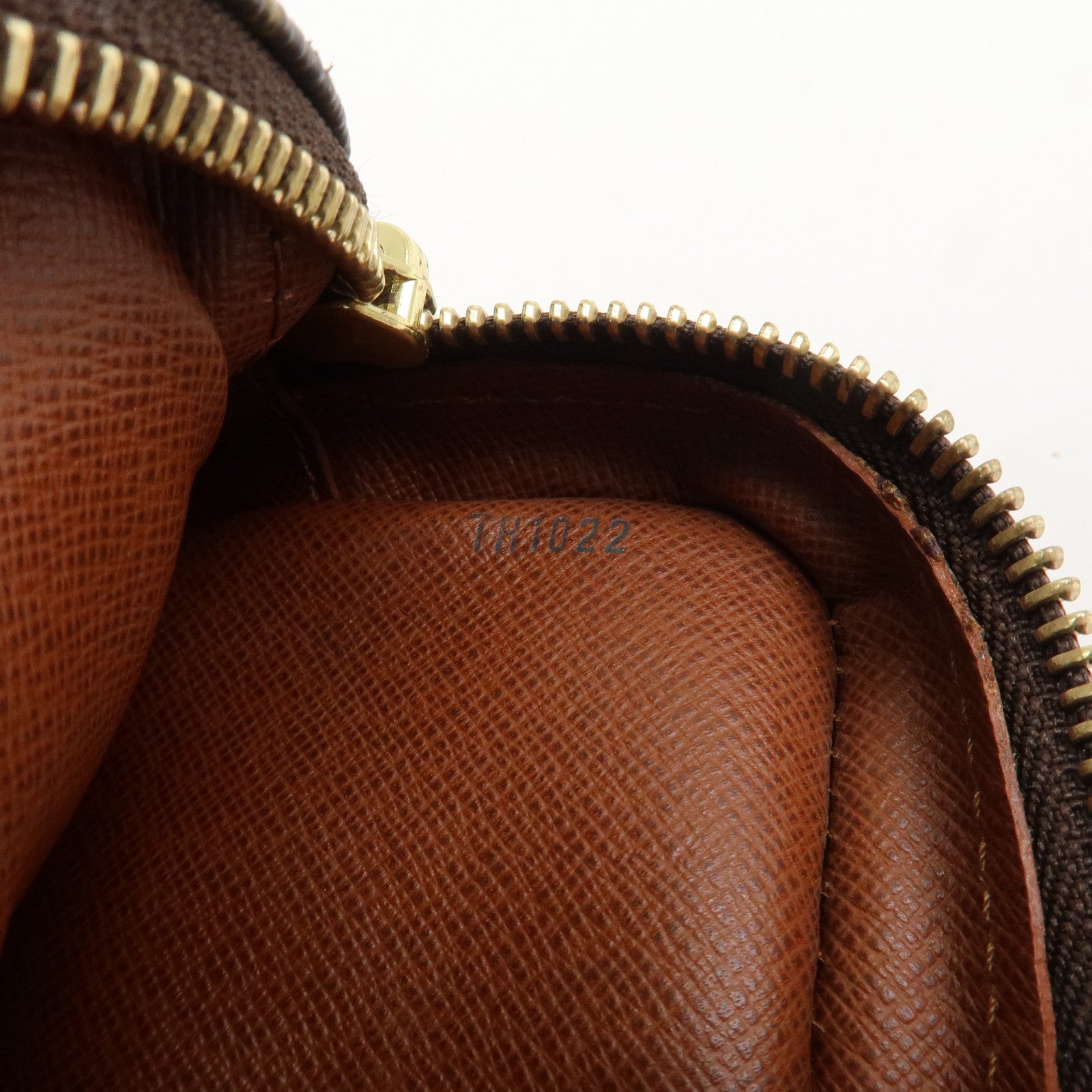Louis Vuitton Monogram Amazone Shoulder Bag Crossbody Bag M45236
