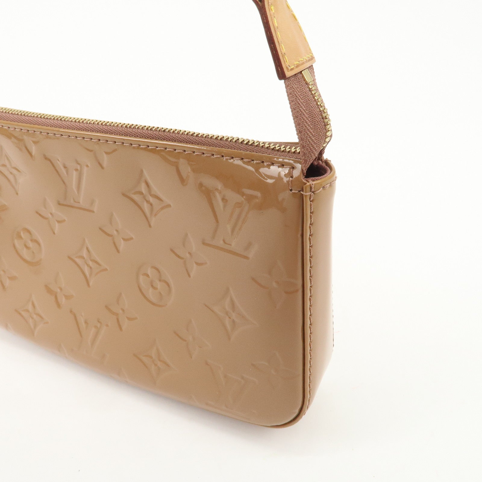 Louis Vuitton Monogram Vernis Pochette Accessoires Pouch M91575