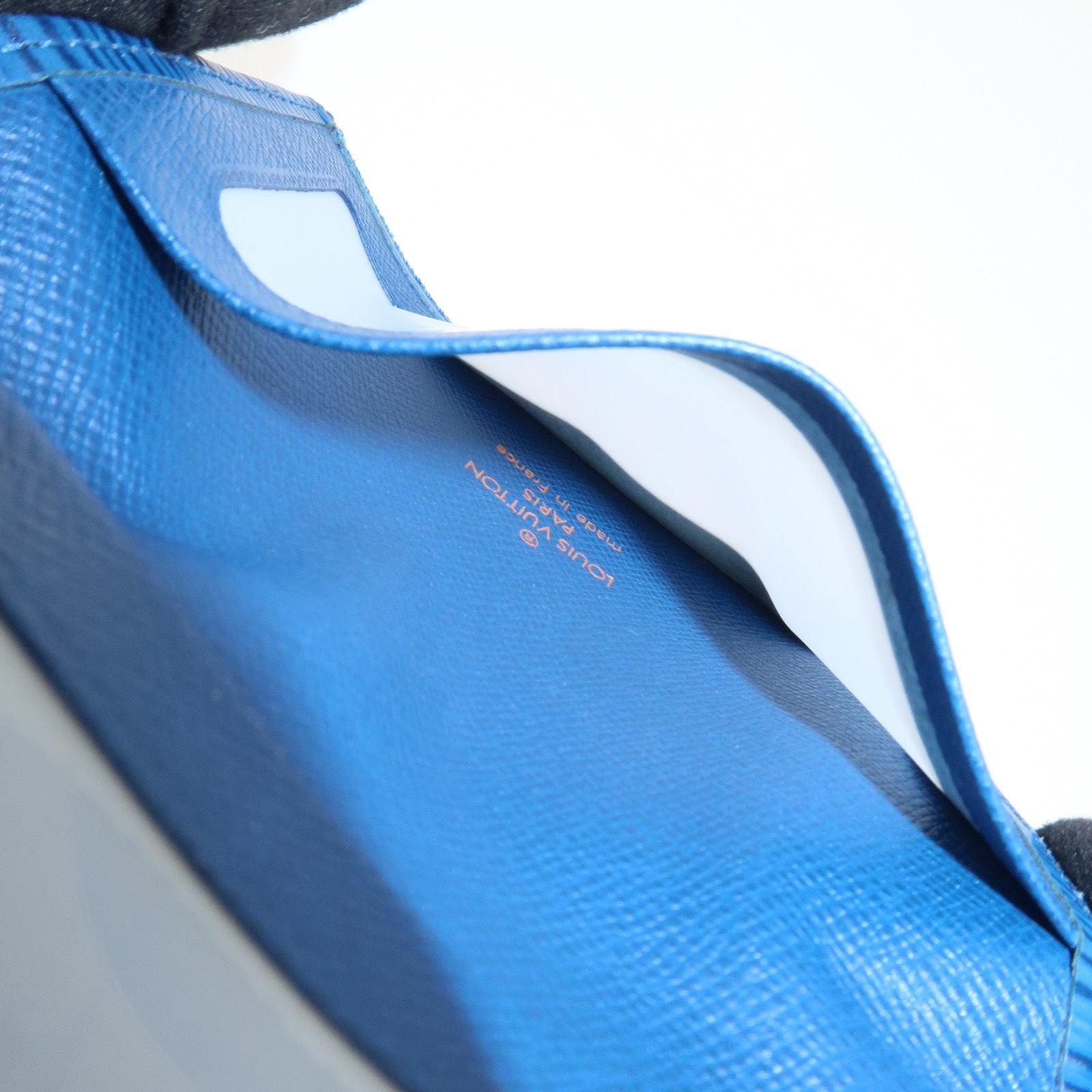 LLouis Vuitton Epi Porte 2 Cartes Vertical Card Case Blue M63205