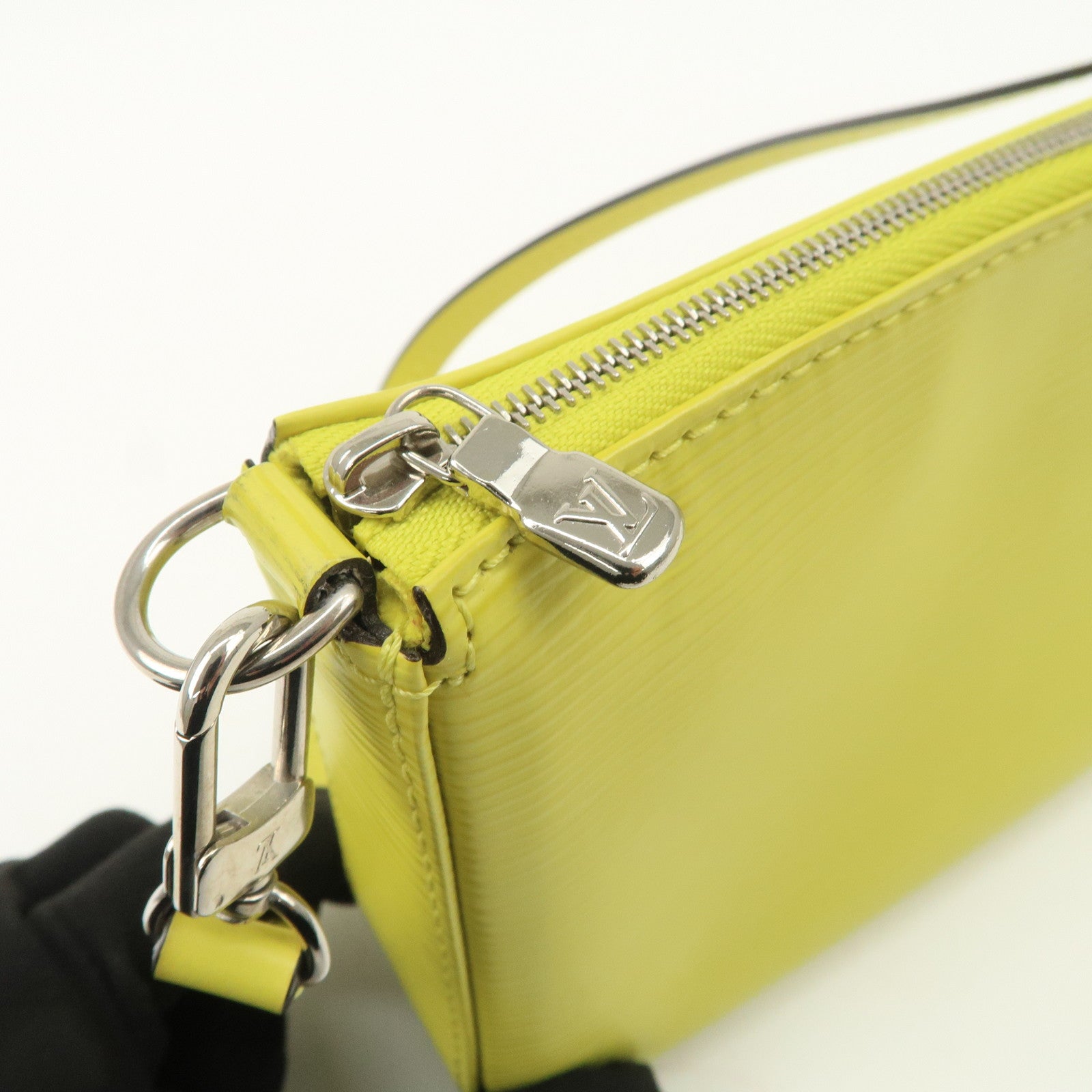 Louis Vuitton Epi Pochette Accessoires Pouch Pistache M40975