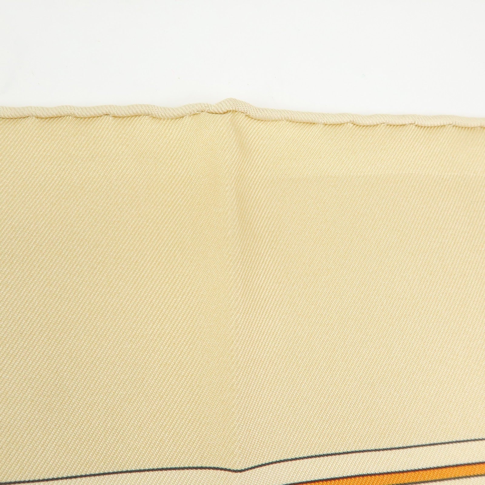 HERMES Carre 90 Silk 100% Scarf OMBRELLES ET PARAPLUIES Beige