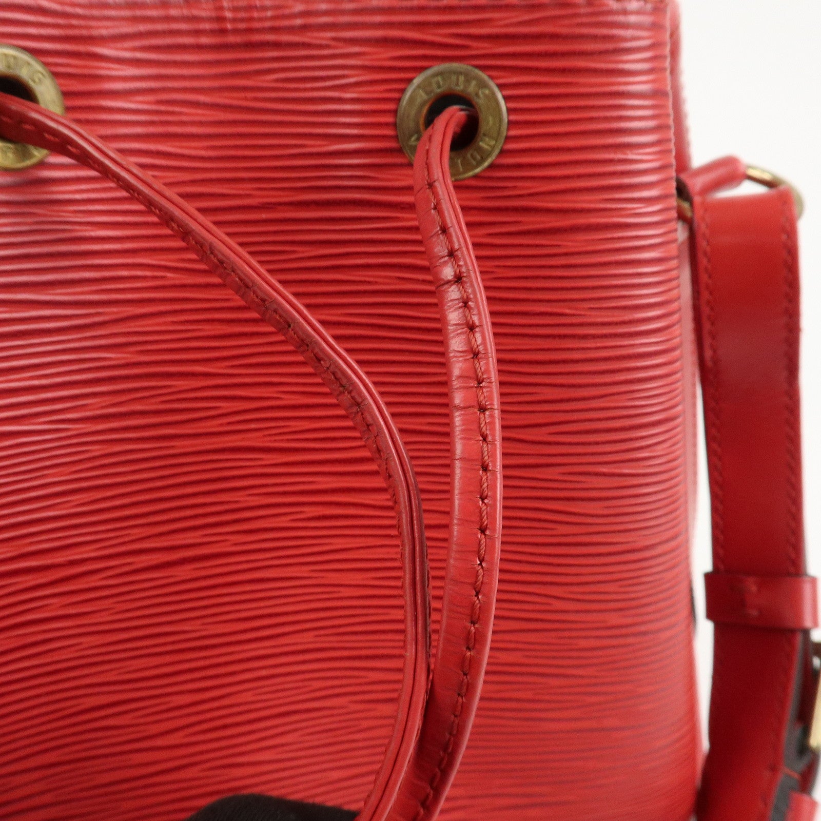 Louis Vuitton Epi Petit Noe Shoulder Bag Castilian Red M44107