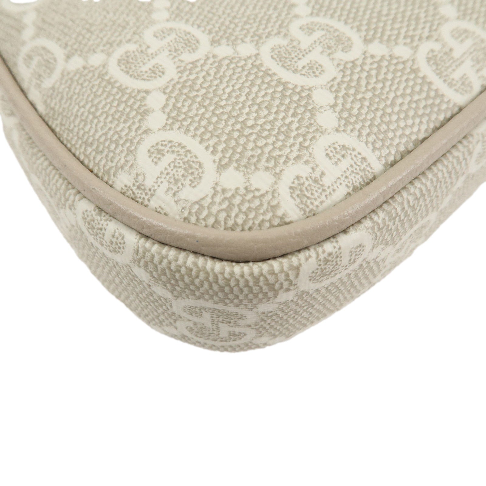 GUCCI Leather GG Supreme Chain Pouch Hand Bag Beige Brown 764960 Used