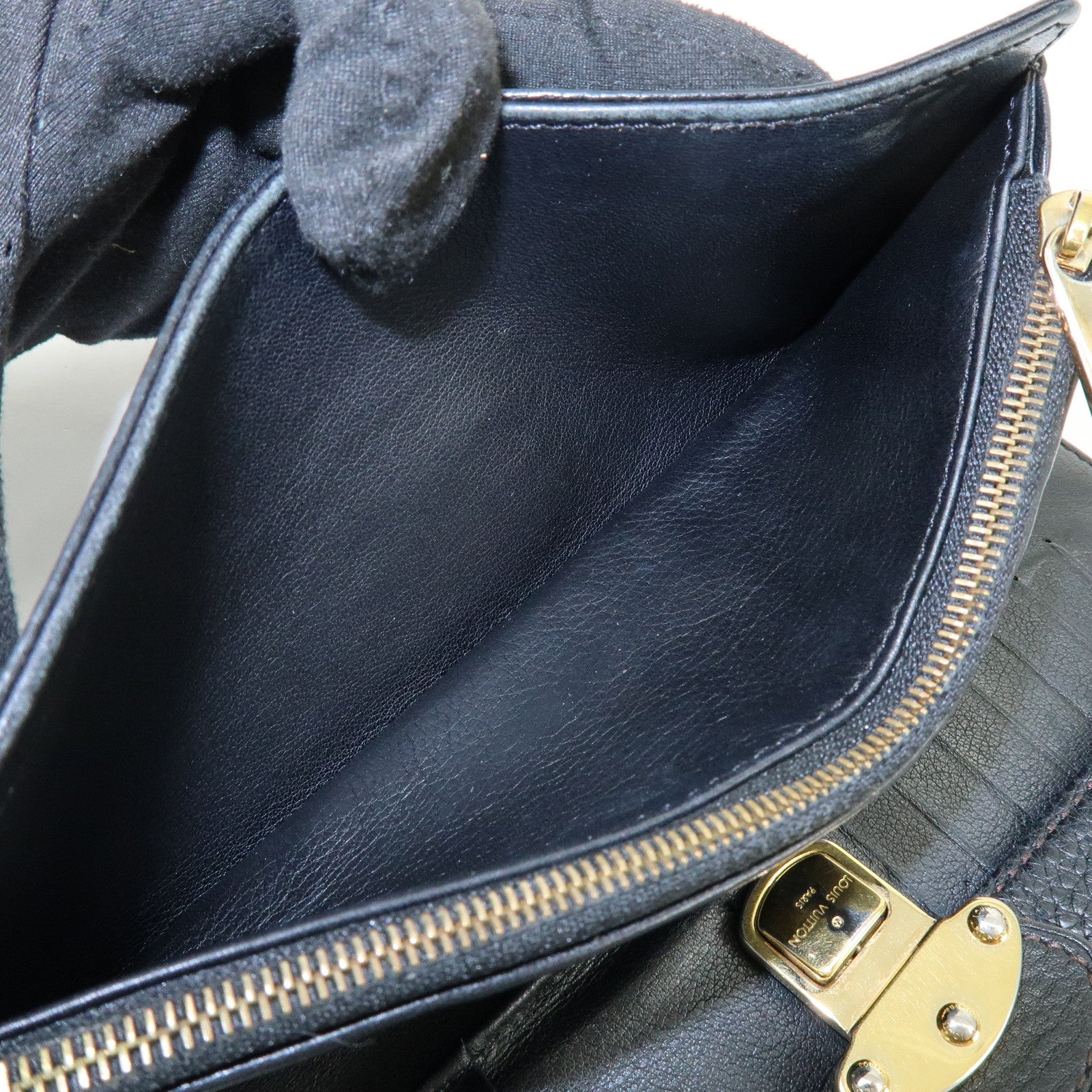 Louis Vuitton Monogram Mahina Portefeuille Amelia Wallet M95549