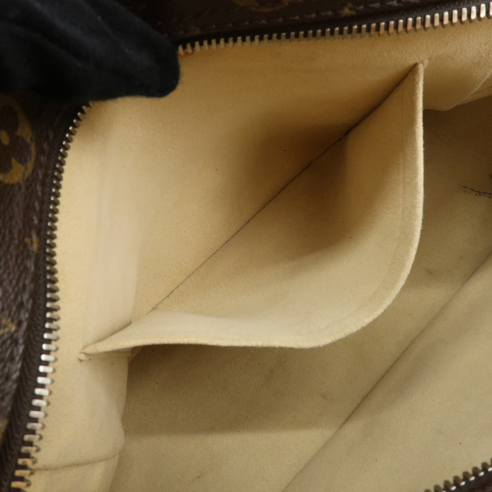 Louis Vuitton Monogram Manhattan PM Hand Bag Brown M40026