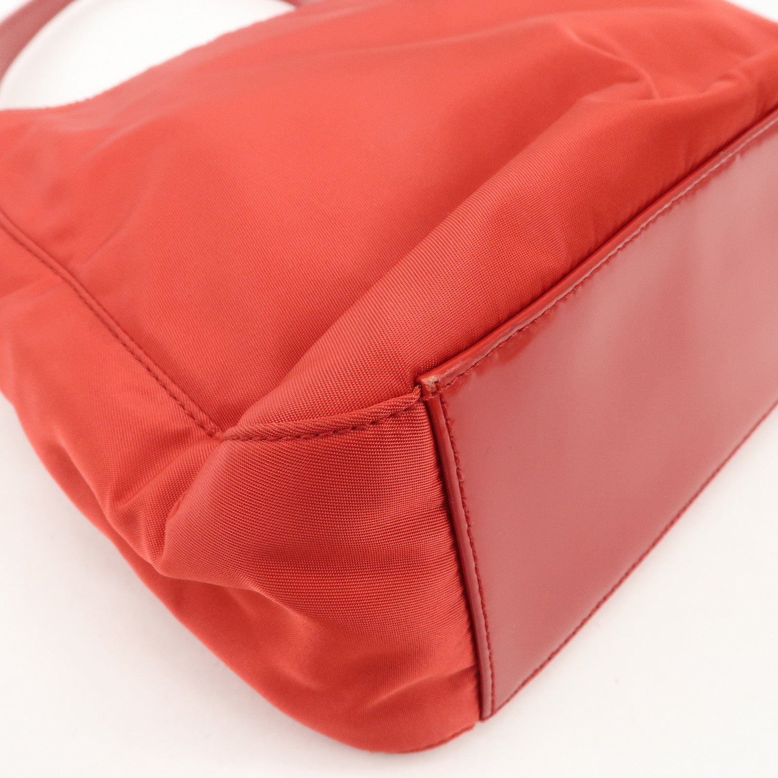 PRADA Nylon Patent Leather Shoulder Bag Red B8844