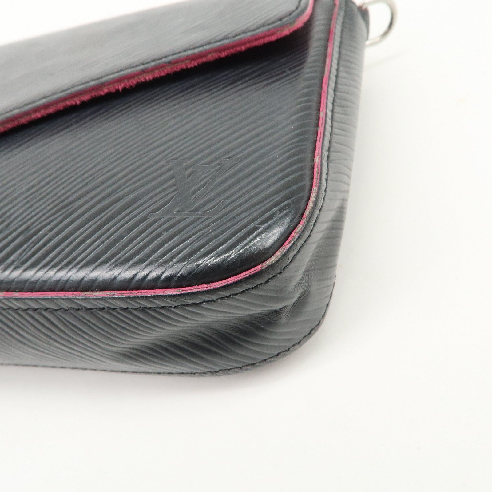 Louis Vuitton Epi Pochette Felicie Shoulder Bag Noir Pink M64579