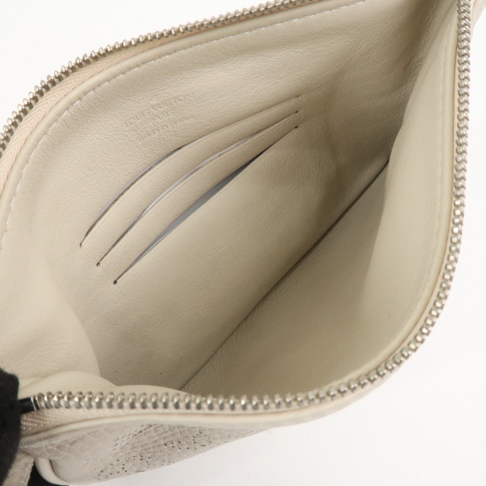 Louis Vuitton Monogram Mahina Selene PM Shoulder Bag Blanc M94275