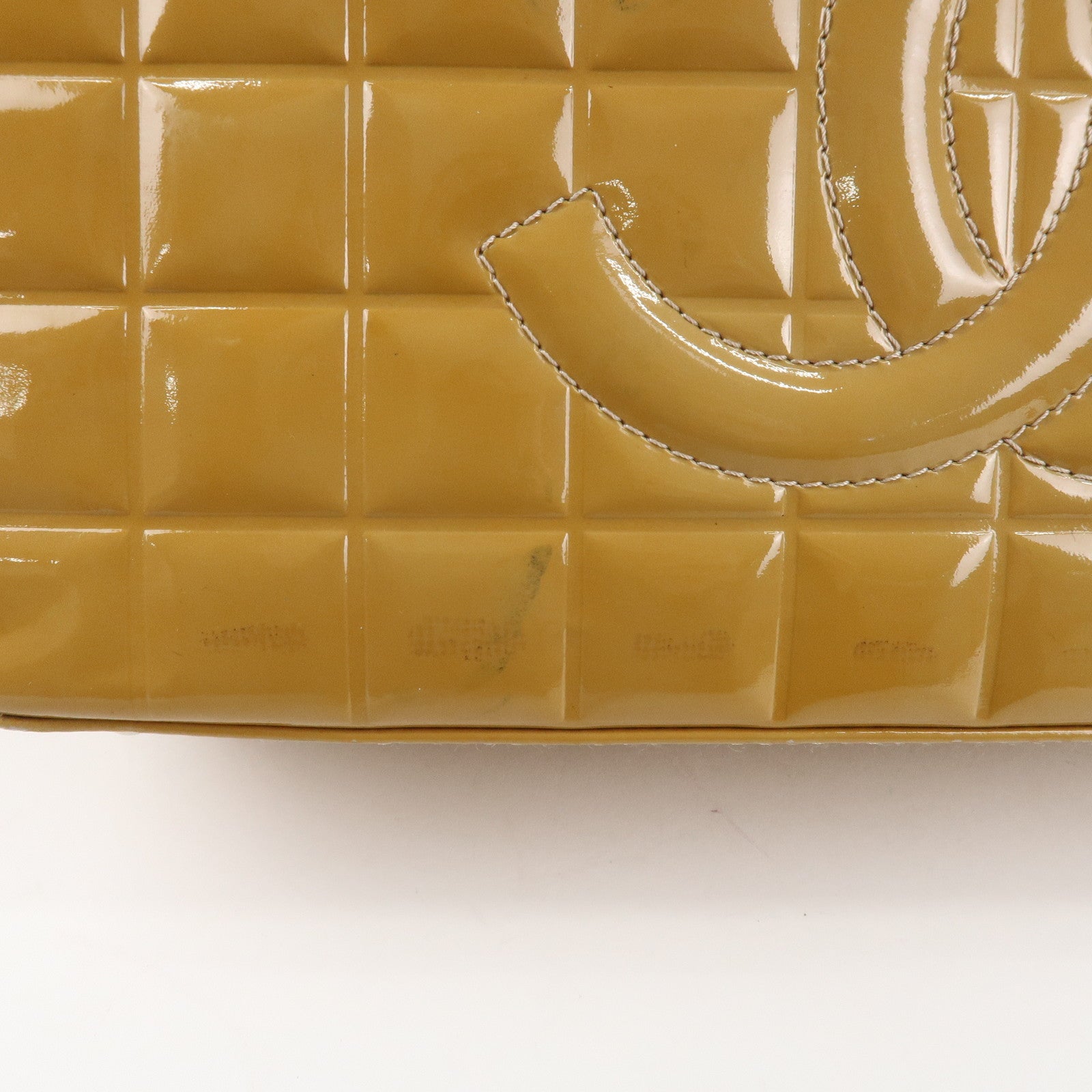 CHANEL COCO Mark Chocolate Bar Patent Leather Shoulder Bag Beige Used