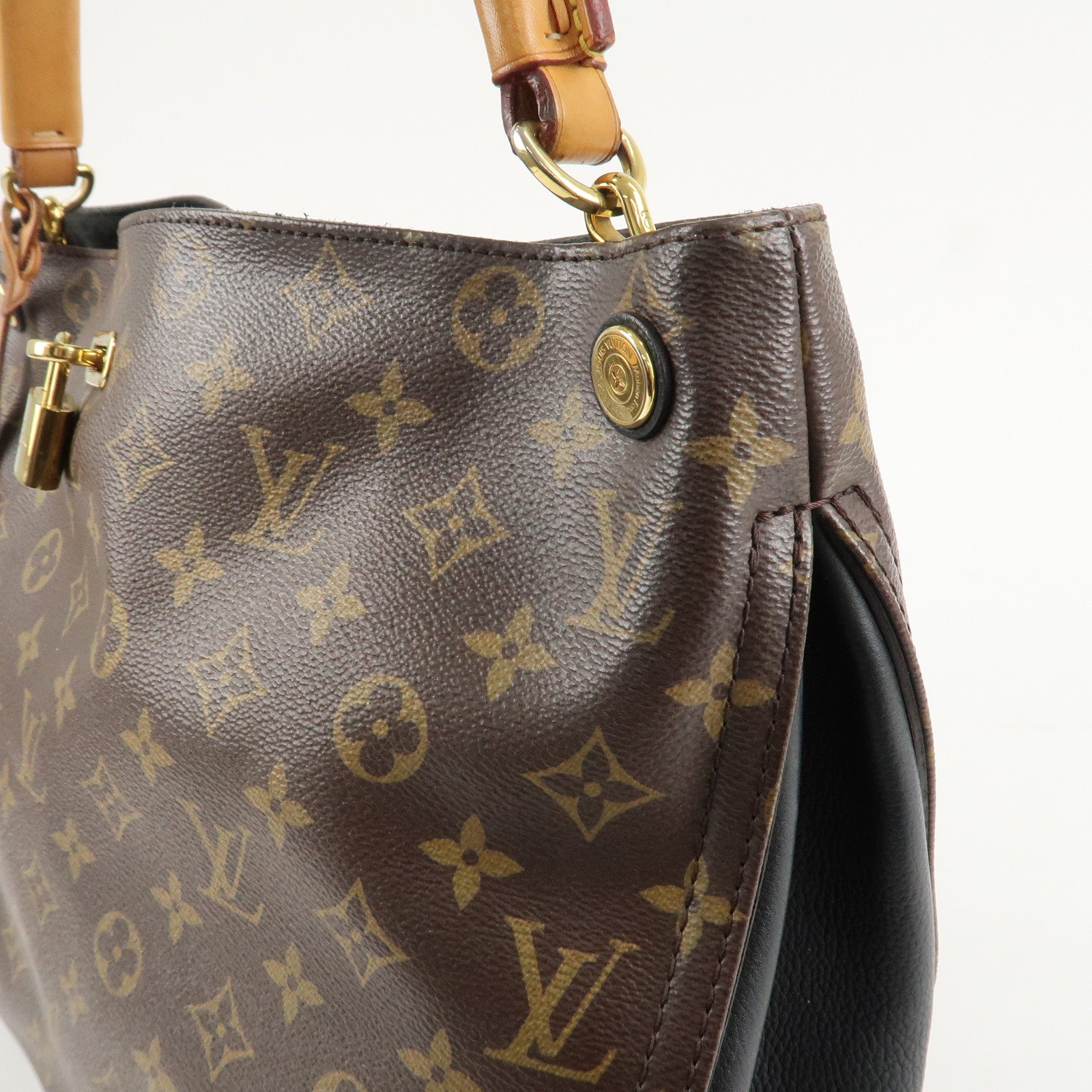 Louis Vuitton Monogram Gaia Shoulder Bag Brown M41621 Used