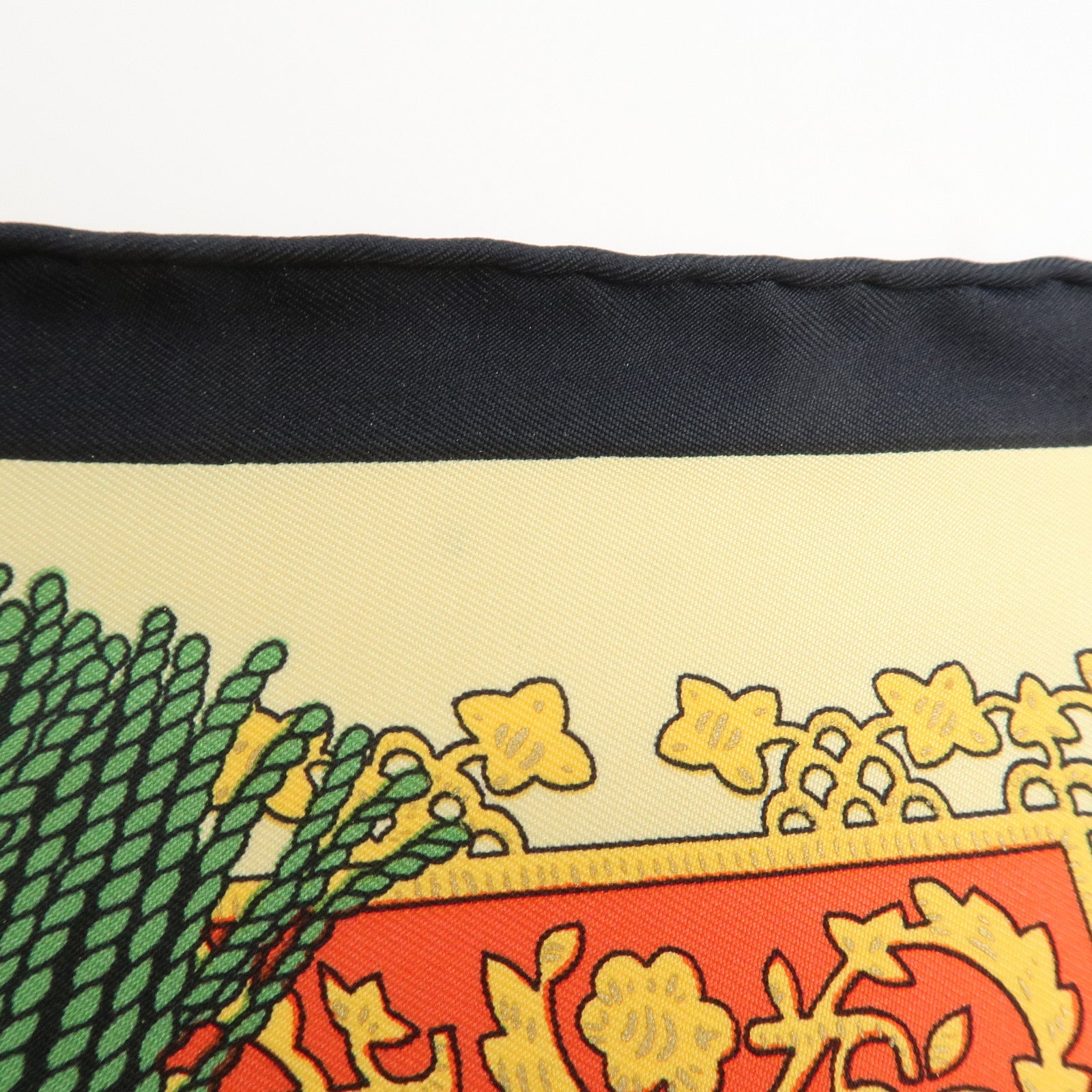 HERMES Carre 90 Silk 100% Scarf Brins d'or Black Red