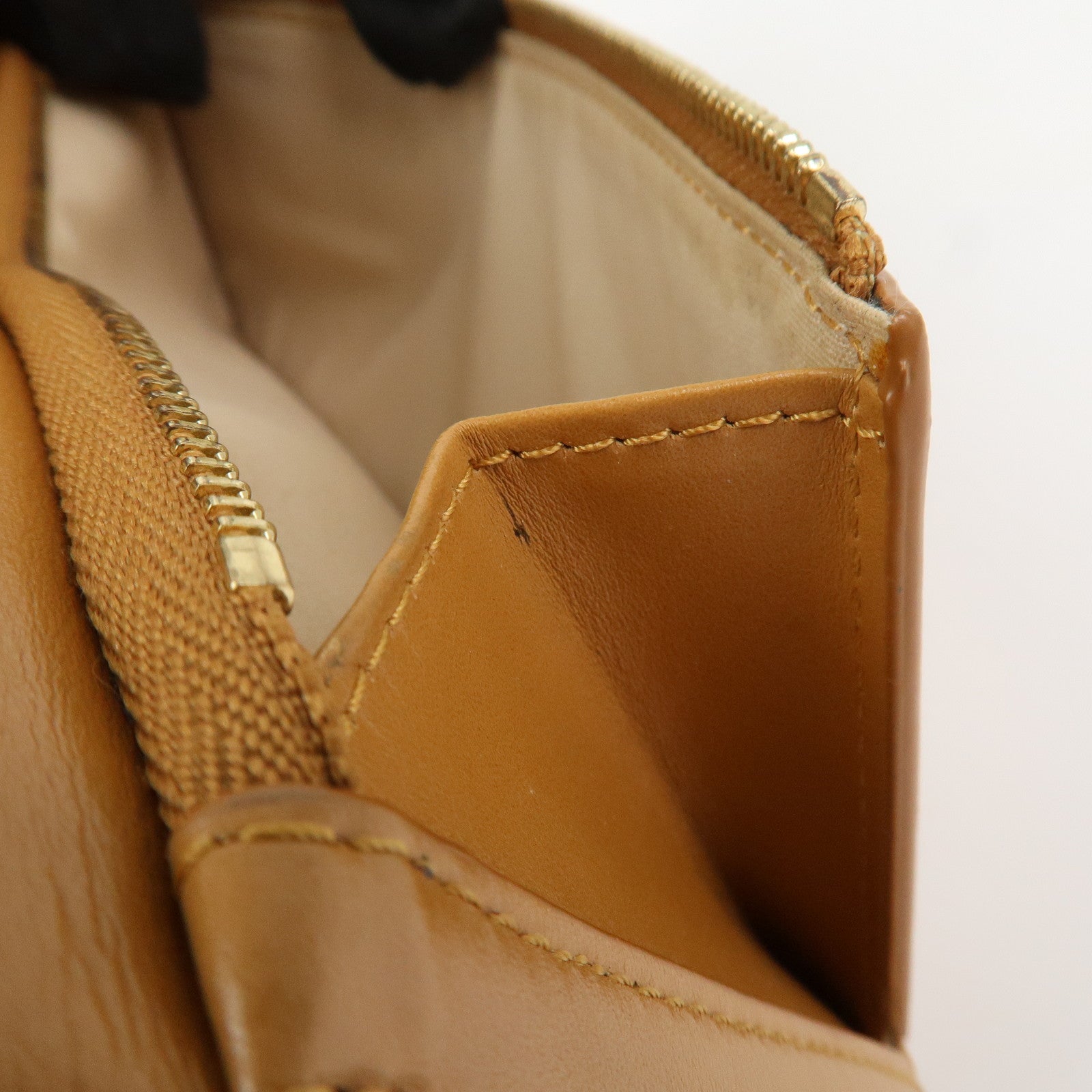 Chloe Leather Bi-hold Long Wallet Brown