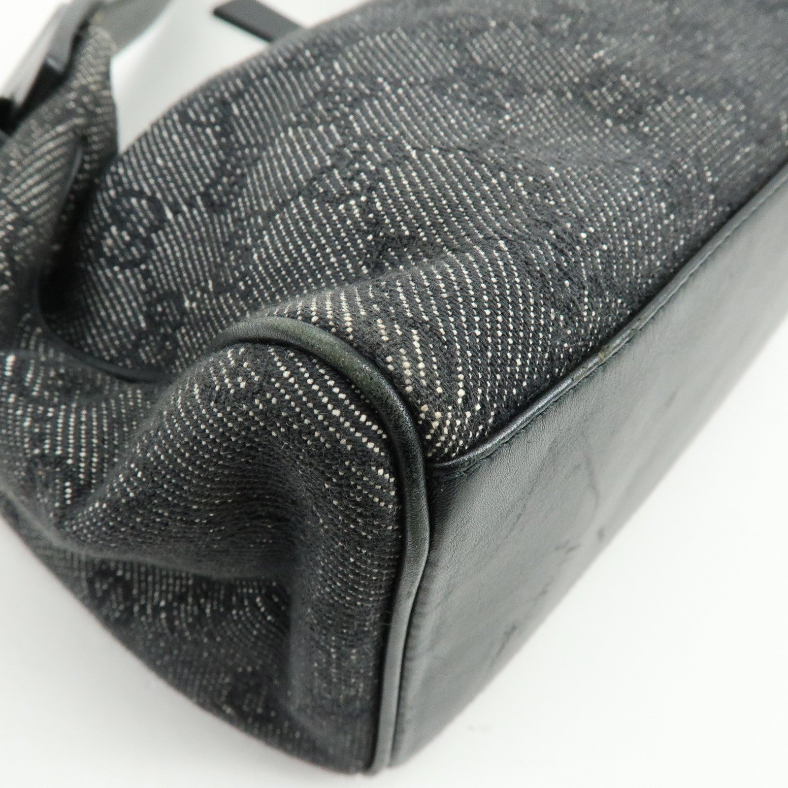 GUCCI GG Canvas Leather Shoulder Bag Black