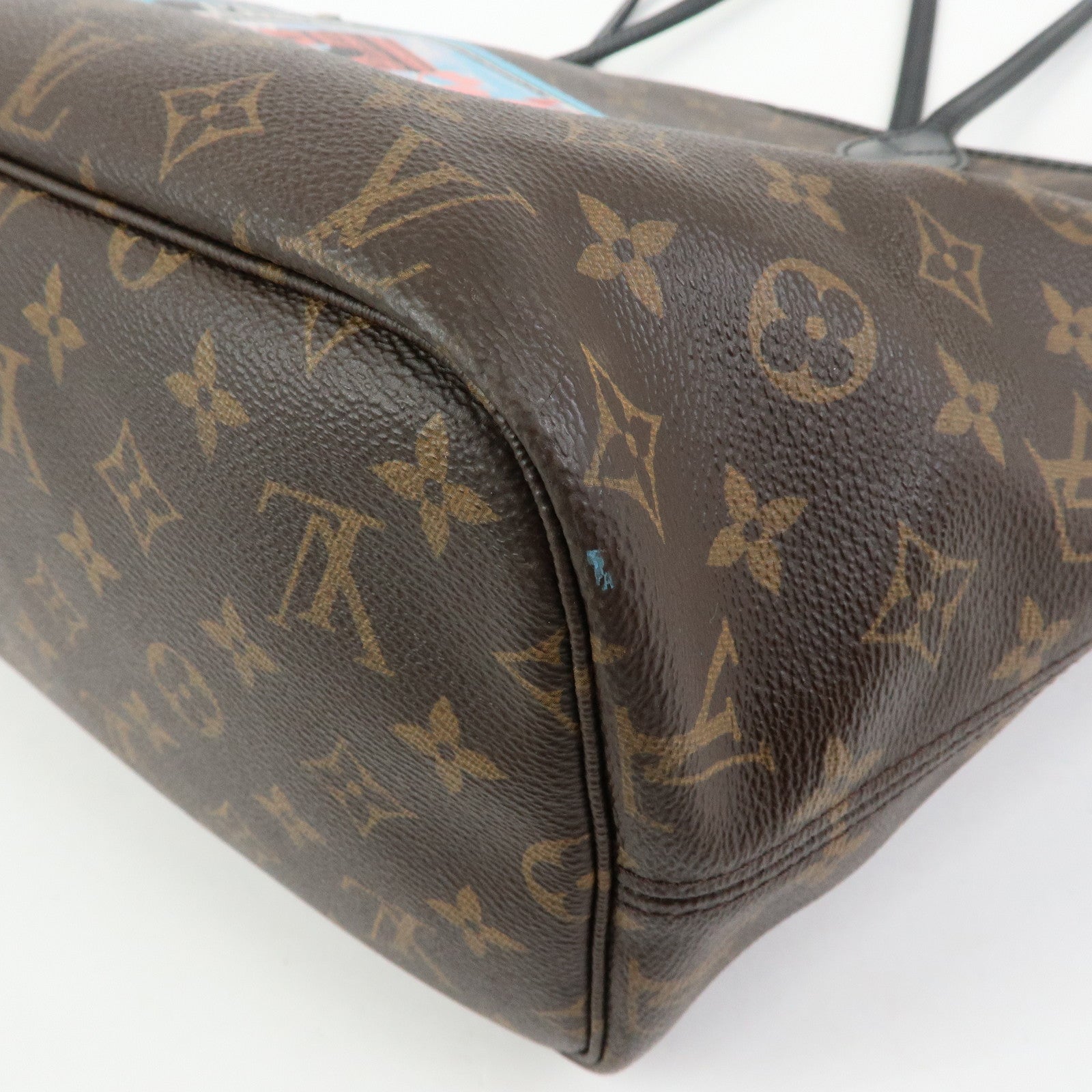 Louis Vuitton Monogram LV World Tour Neverfull MM Tote Bag M42844
