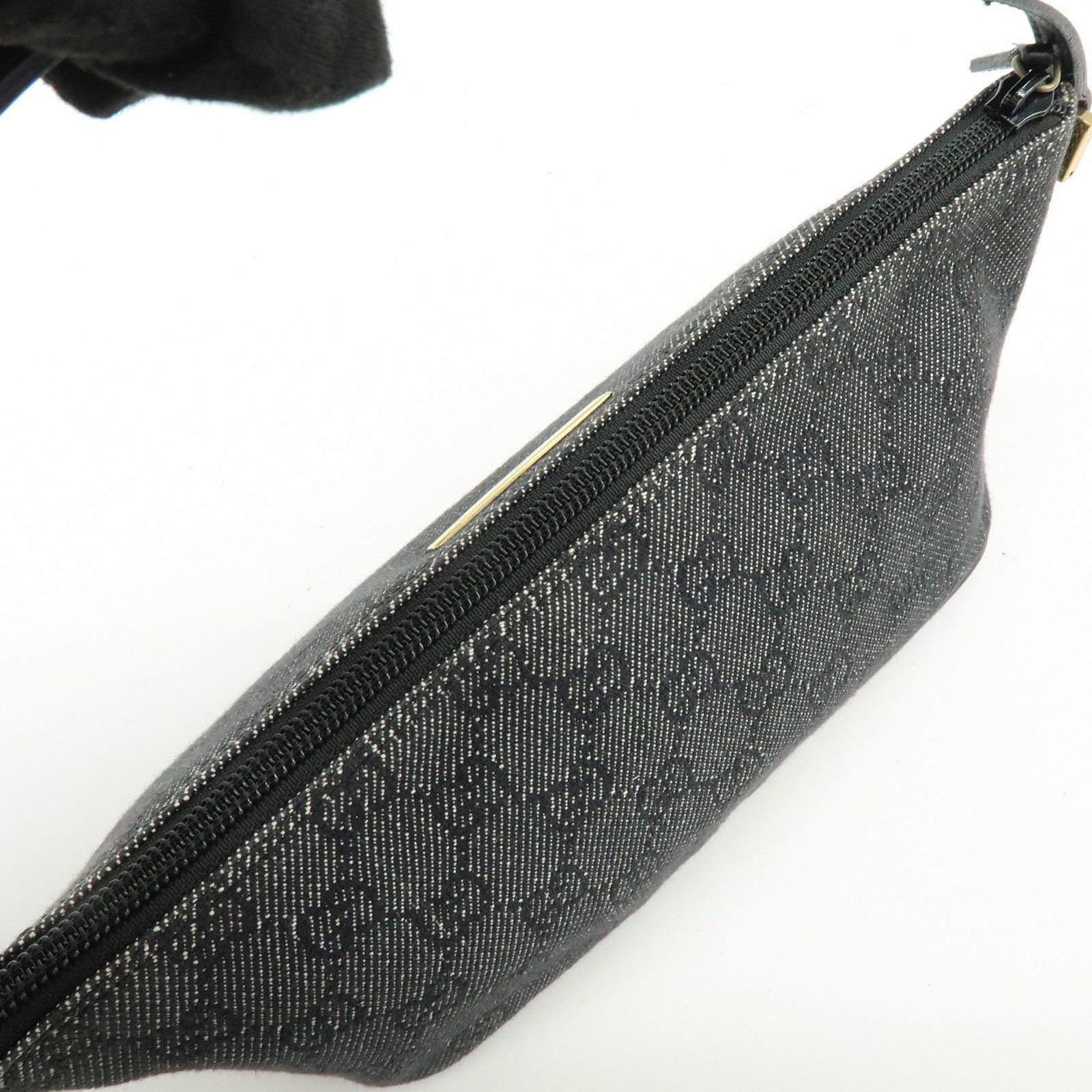 GUCCI Boat Bag GG Canvas Accessory Pouch Hand Bag Black 07198