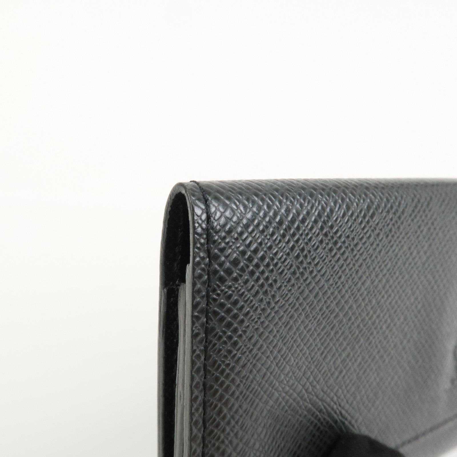 Louis Vuitton Taiga Enveloppe Cartes de Visite Card Case M30922