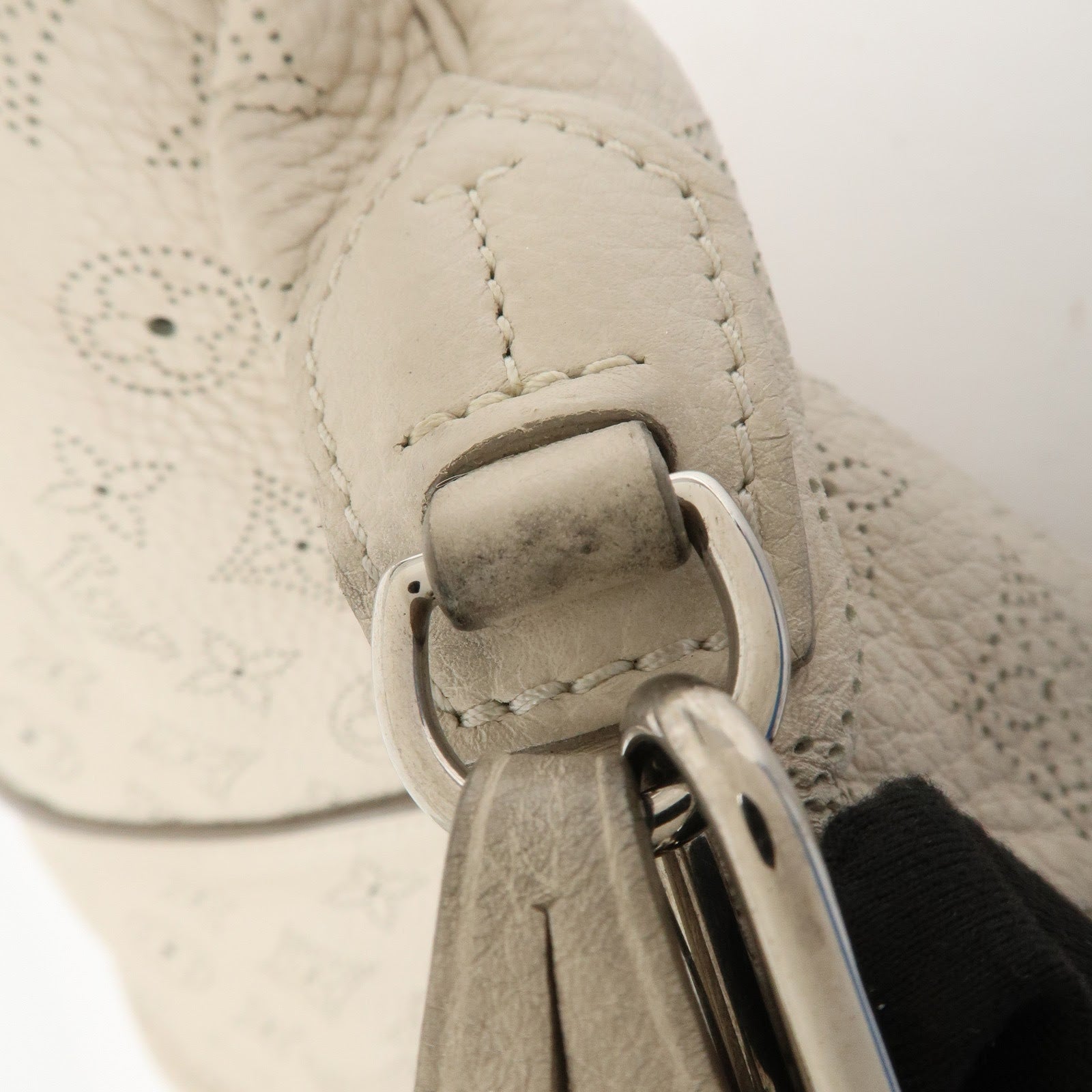 Louis Vuitton Monogram Mahina Selene PM Shoulder Bag Blanc M94275