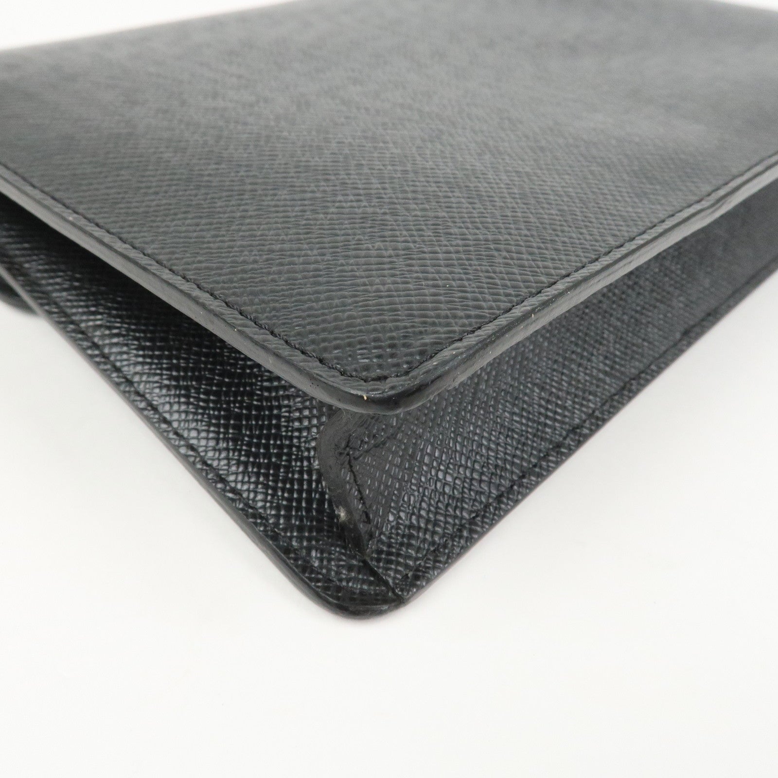 Louis Vuitton Taiga Veraiya Clutch Bag Ardoise M32592