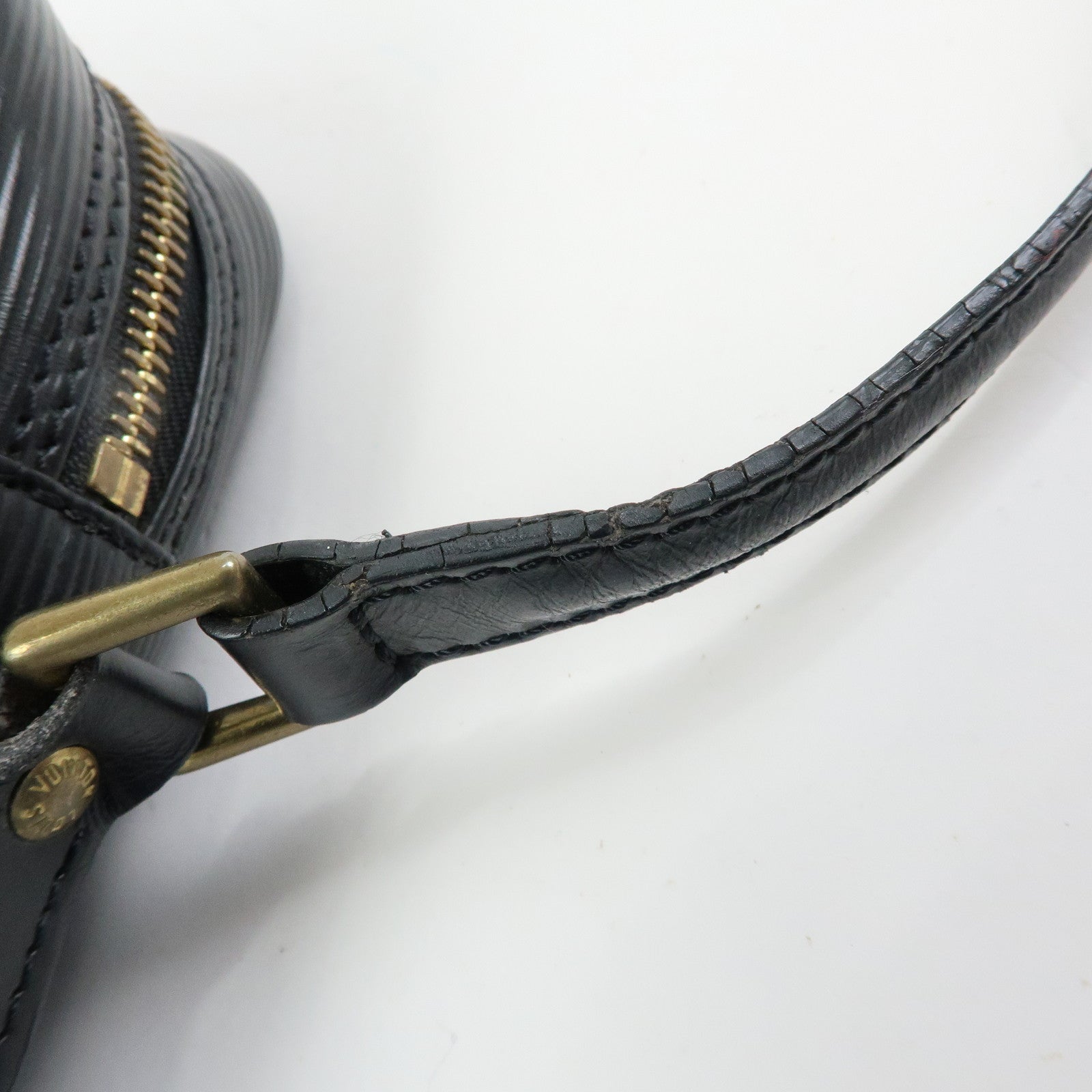 Louis Vuitton Epi Danube Shoulder Bag Crossbody Bag Noir M45632