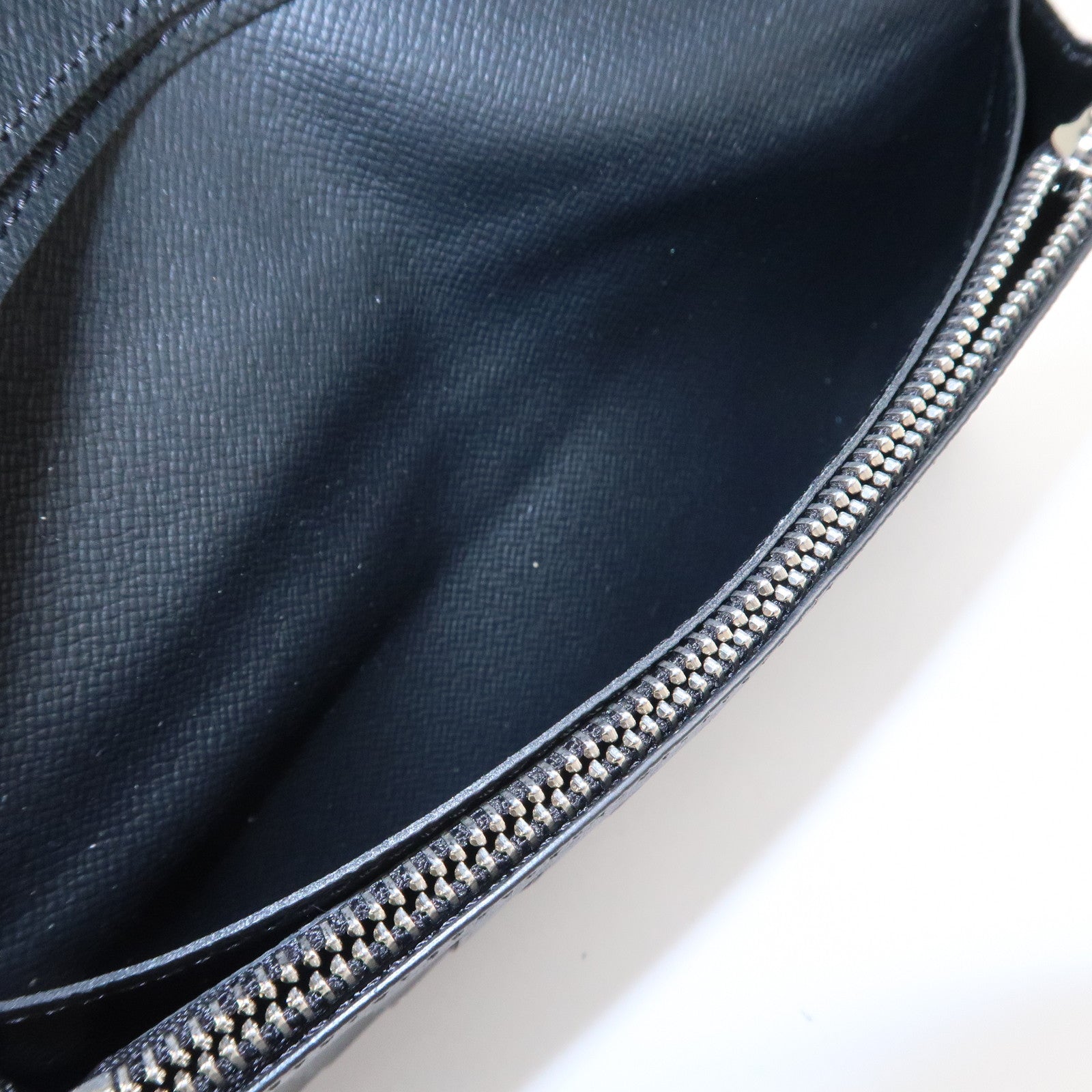 Louis Vuitton Taiga Portefeuille Brazza Bi-fold Long Wallet M30501