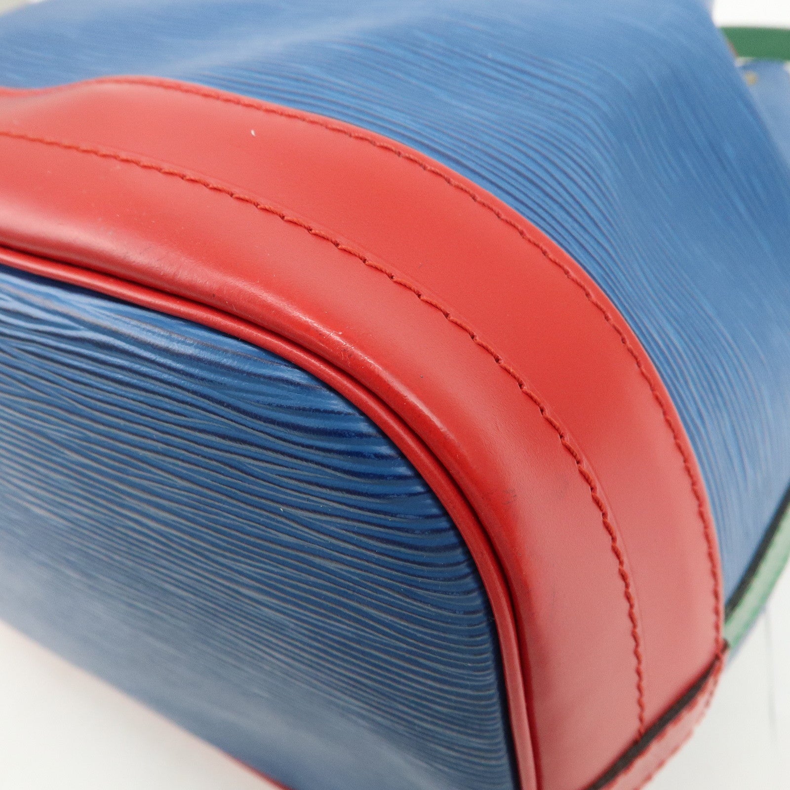 Louis Vuitton Epi Noe Tricolor Shoulder Bag Blue Green Red M44082