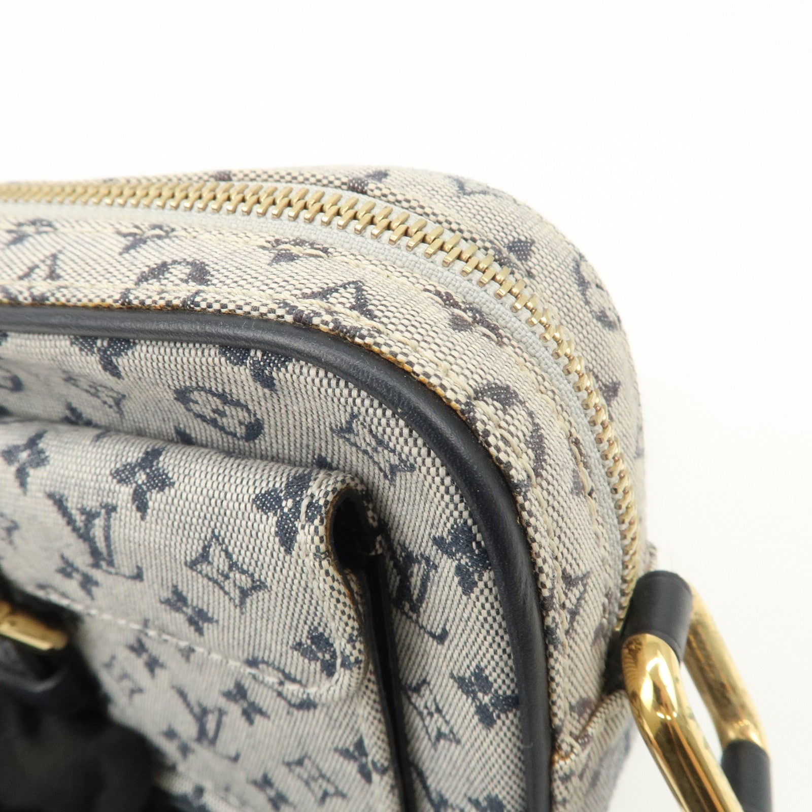 Louis Vuitton Monogram Mini Juliet MM Crossbody Bag M92217