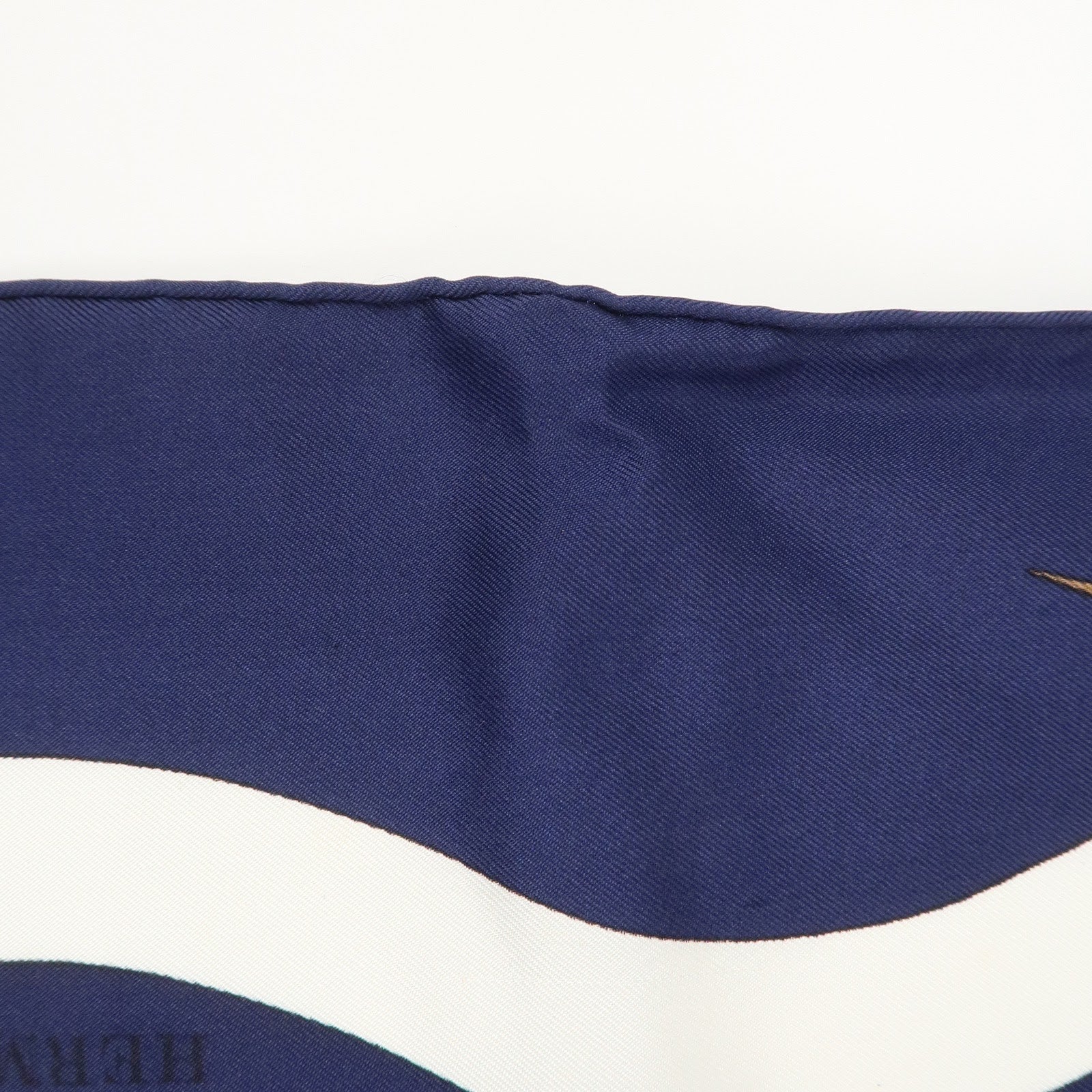 HERMES Carre 90 Silk Scarf PARMI LES FLEURS JE COMPTE LES HEURES