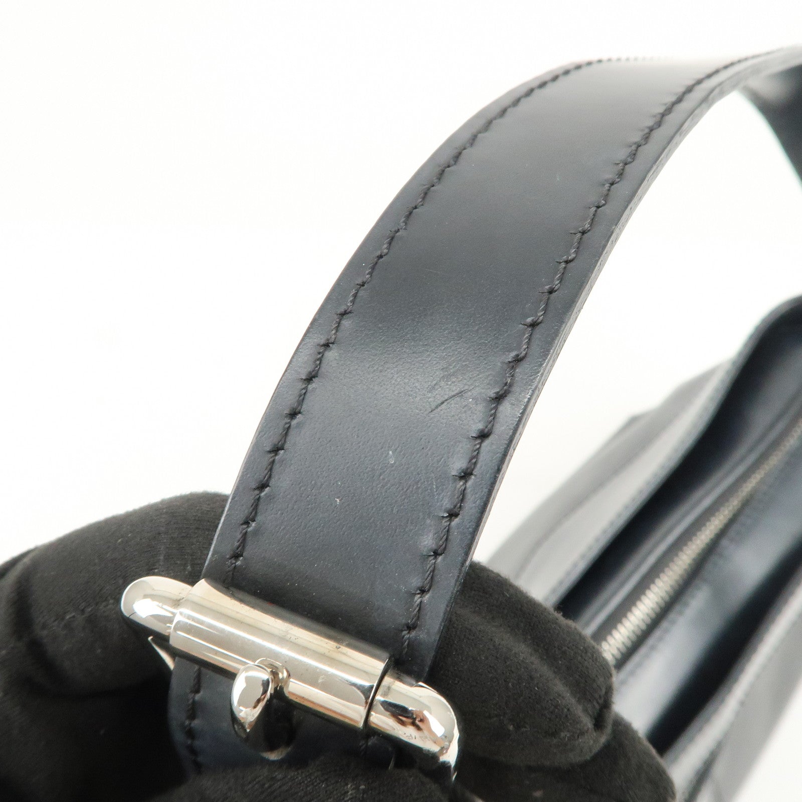 Louis Vuitton Epi Leather Turen PM Shoulder Bag Noir M59282