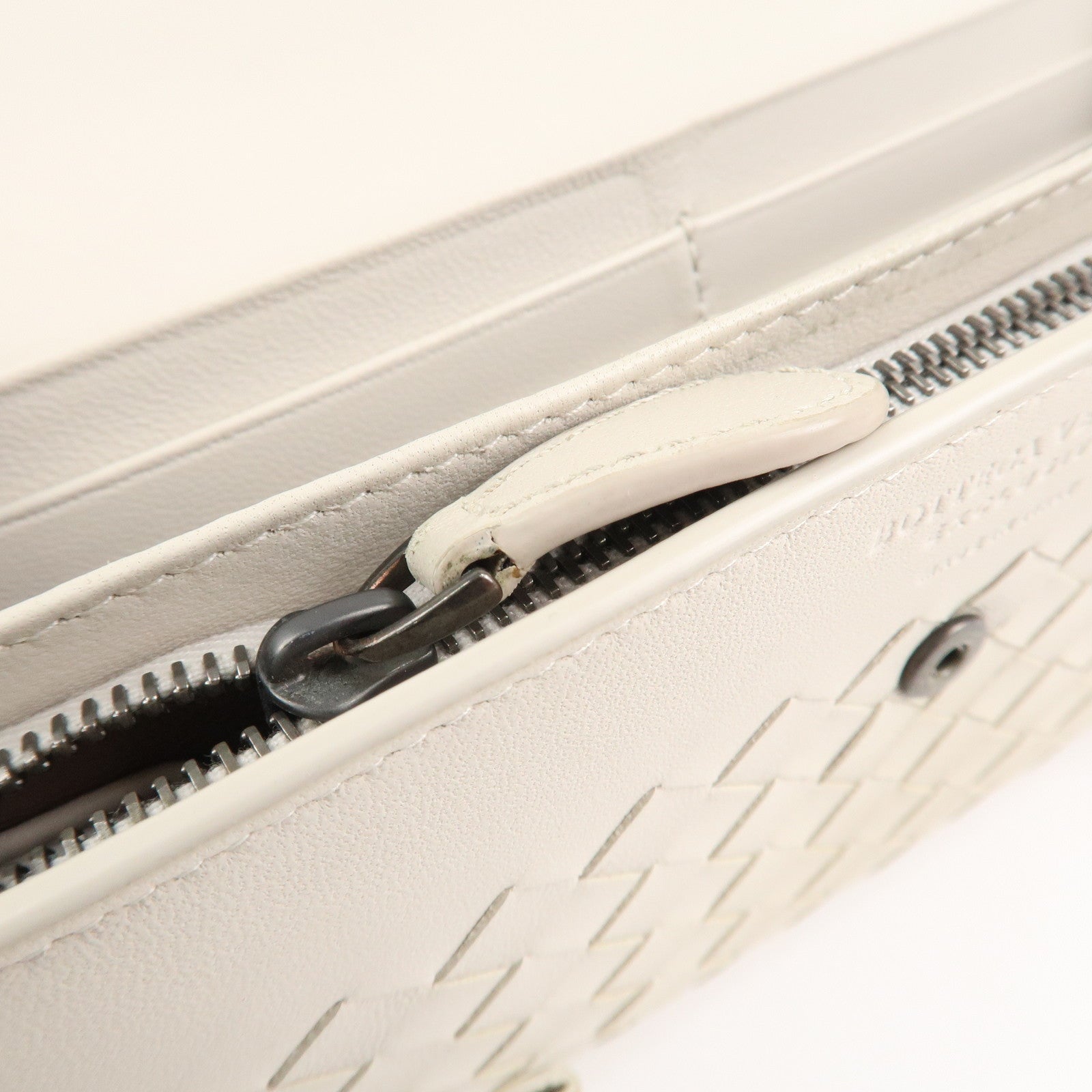 BOTTEGA VENETA Intrecciato Leather Long Wallet Ribbon Ivory Used