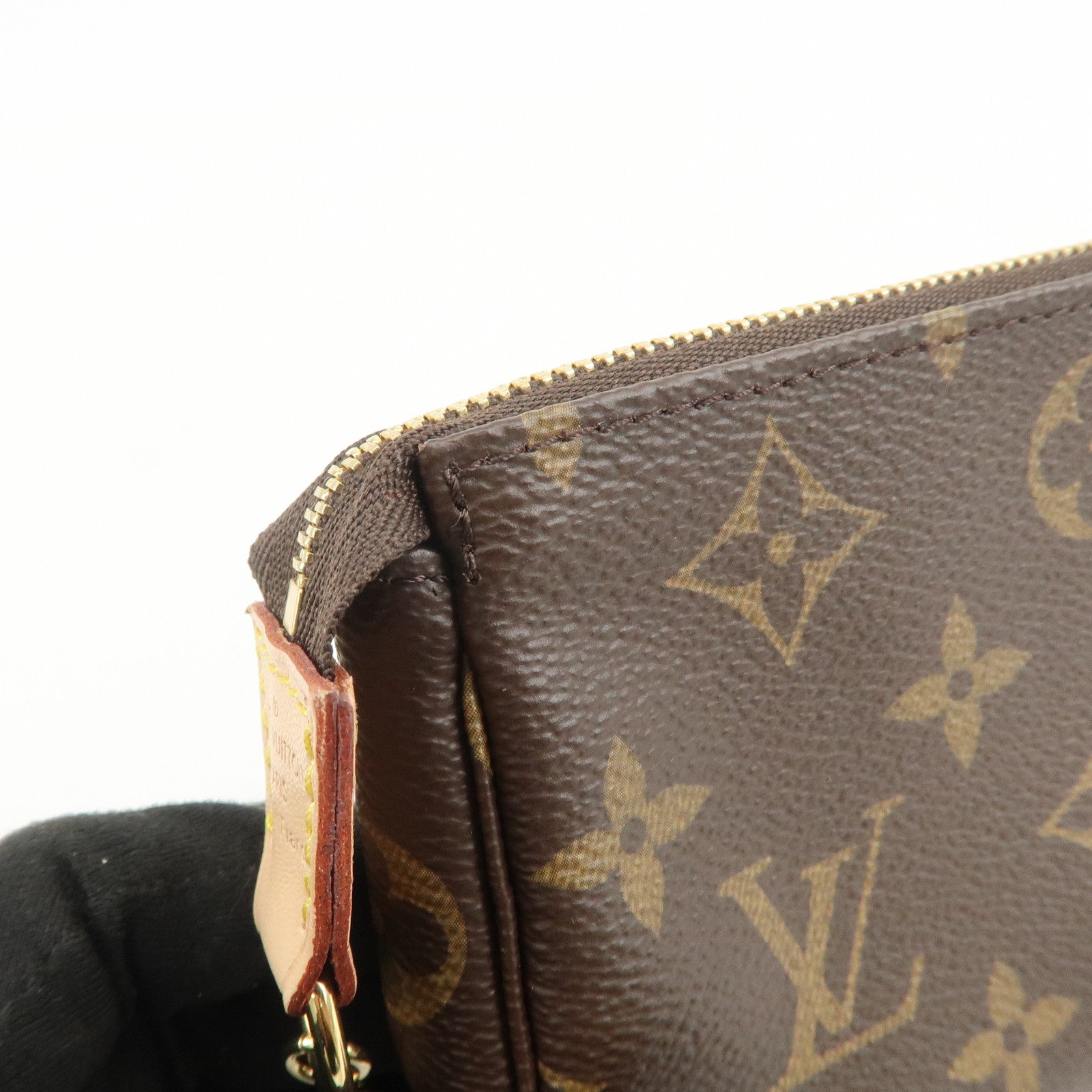 Louis Vuitton Monogram Mini Pochette Accessoires Hand Bag M58009