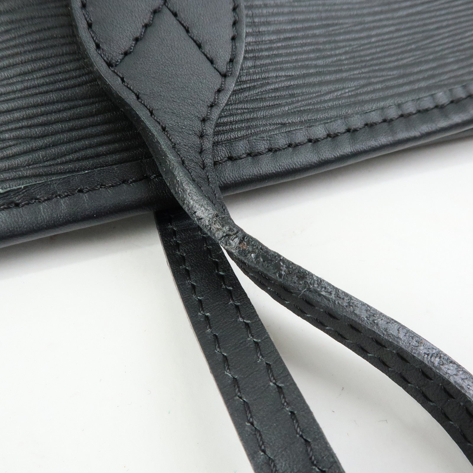 Louis Vuitton Epi Leather Neverfull MM Shoulder Bag Noir M40932