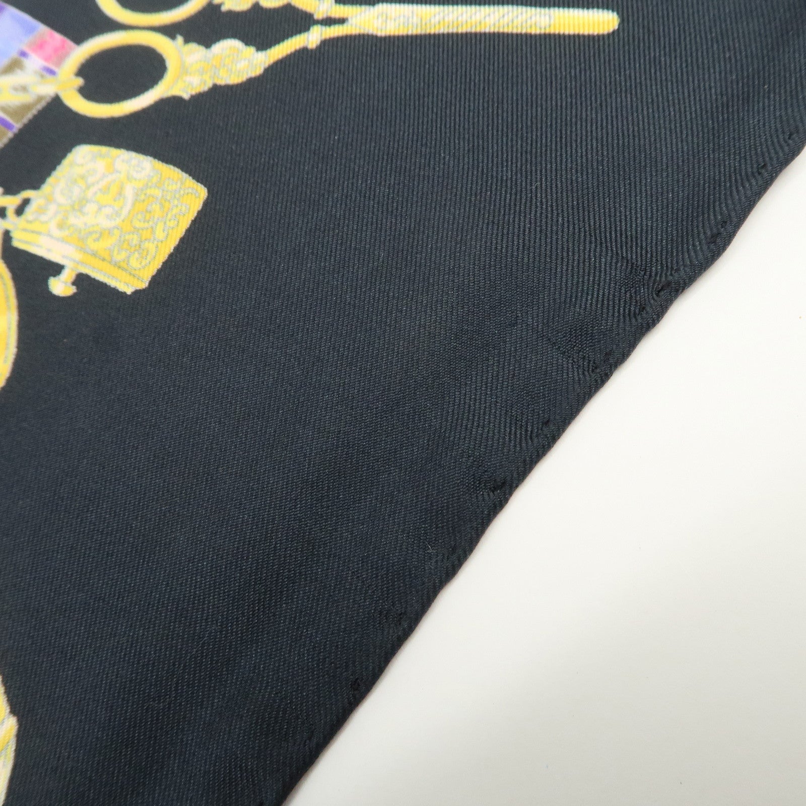 HERMES Carre 90 Silk 100% Scarf Petite main Black White Multicolor