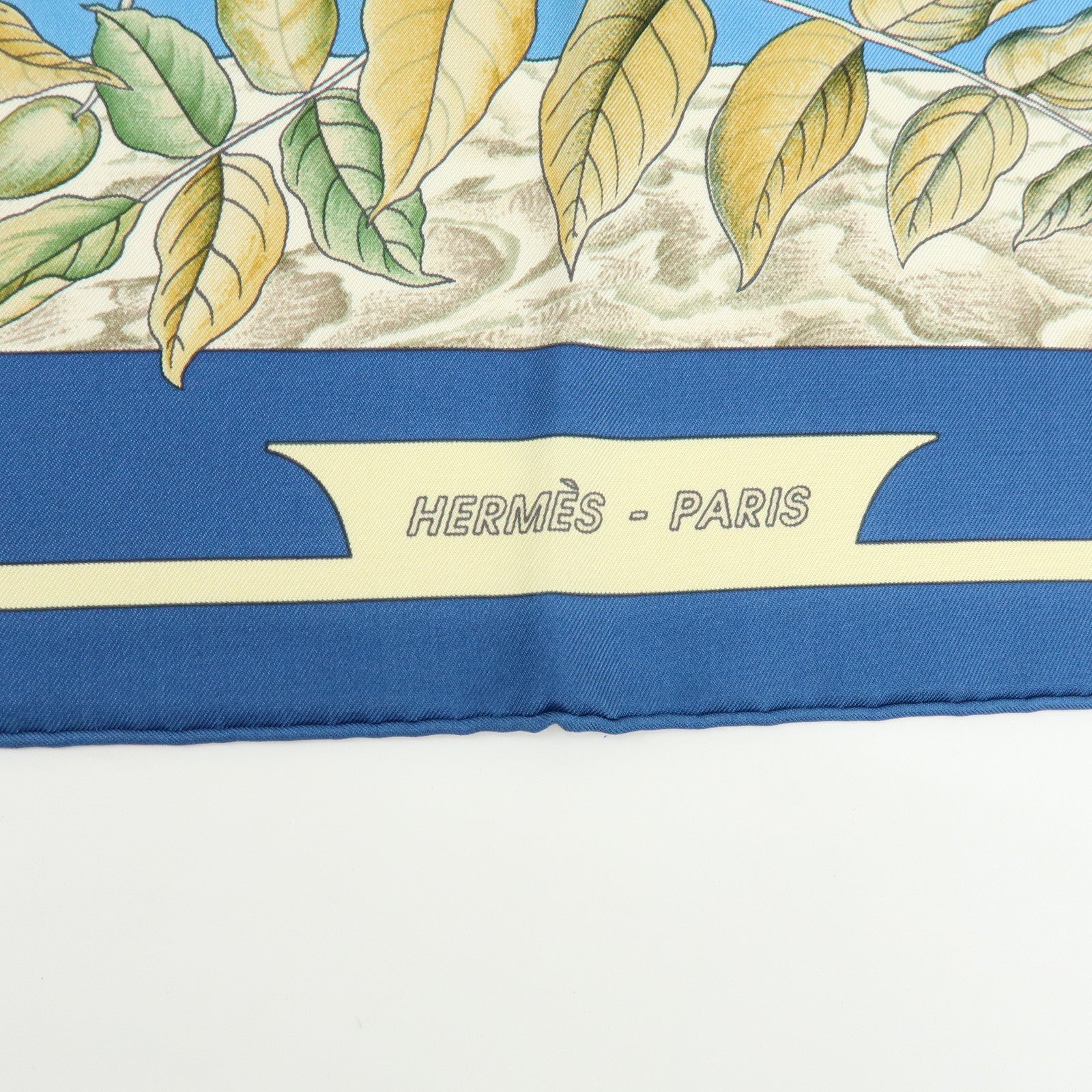 HERMES Carre 90 Silk 100% scarf Casse Noisette Squirrel Print