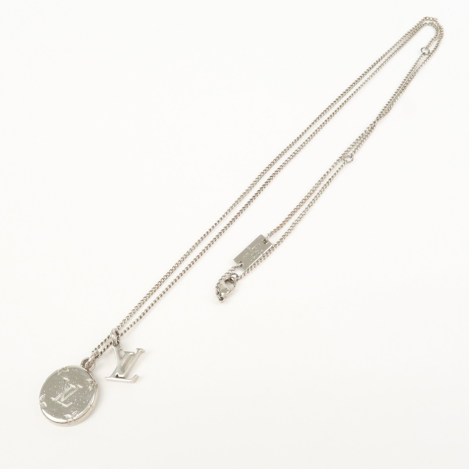 Louis Vuitton Monogram Metal Ring Necklace Silver M62485