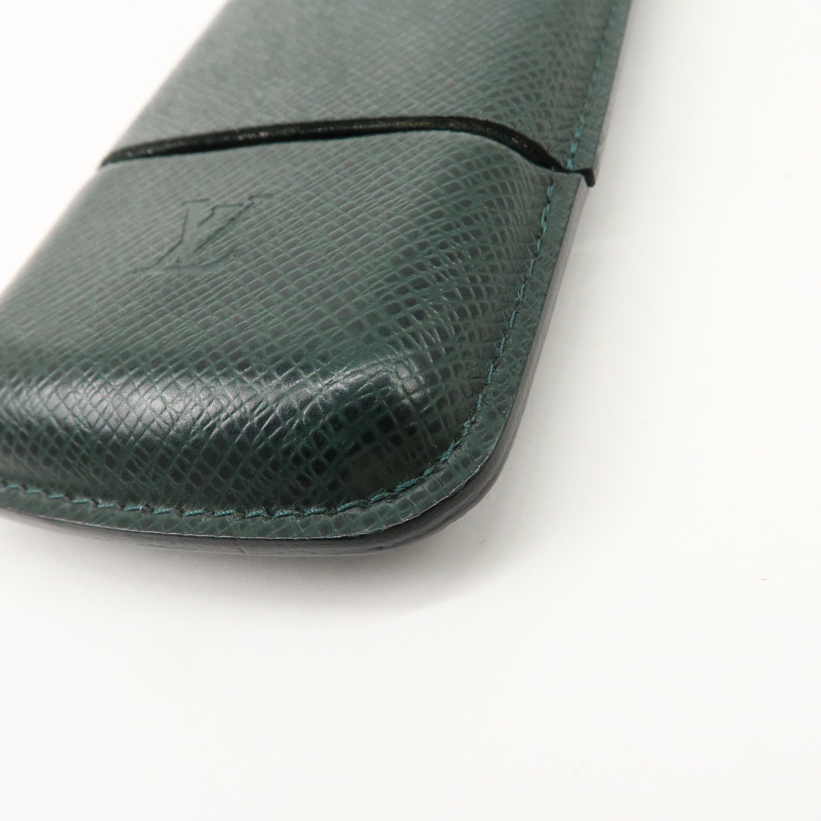 Louis Vuitton Taiga Leather Etui 3 Robusto Cigarette Case Epicea Used