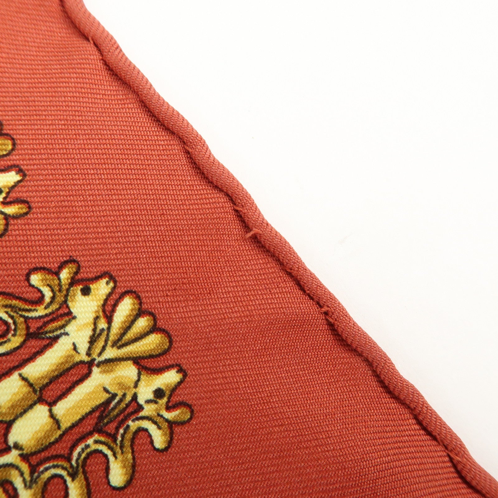 HERMES Carre 45 Silk 100% Scarf LES CAVALIERS D'OR Knight Motif Red