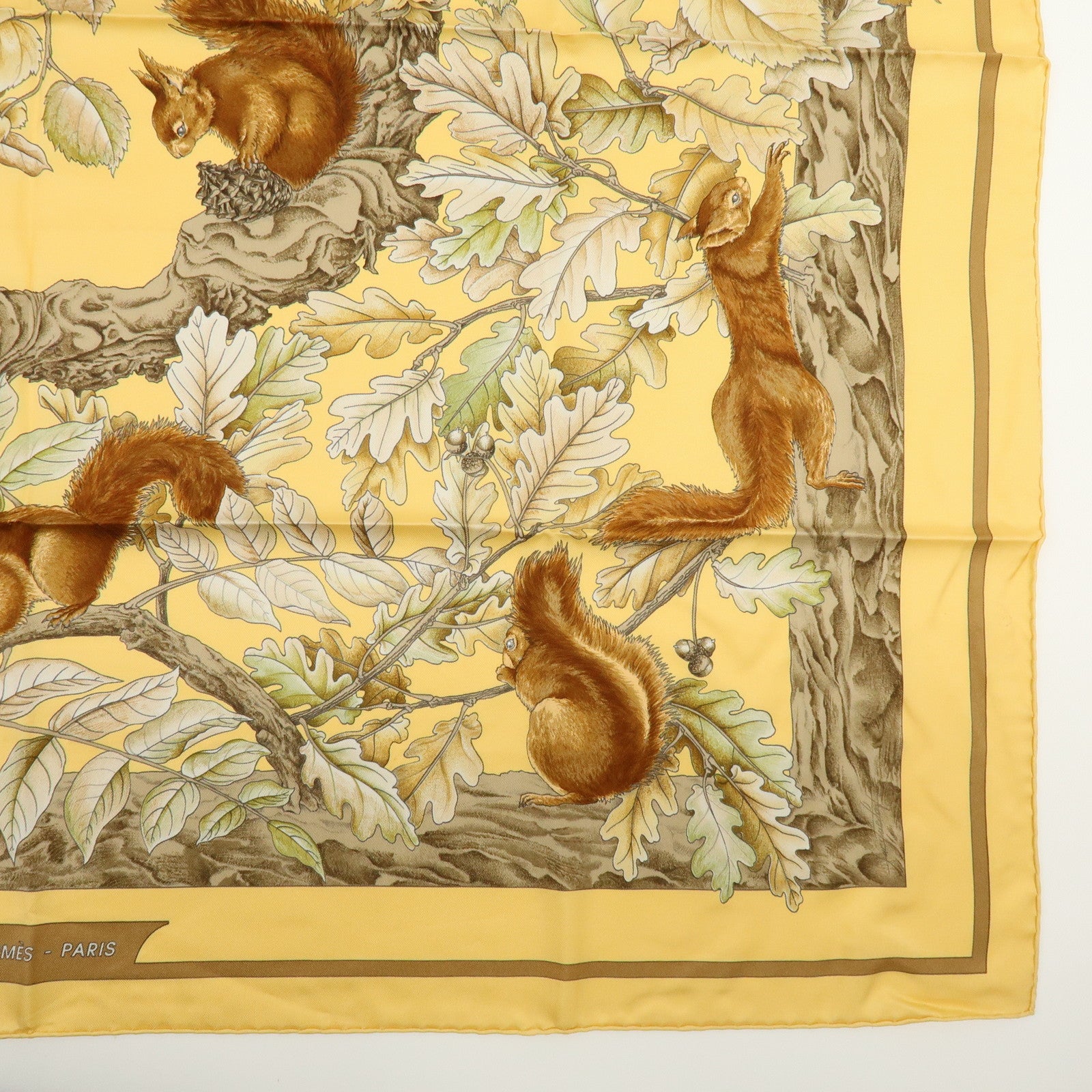 HERMES Carre 90 Silk 100% Scarf Casse Noisette Squirrel Yellow