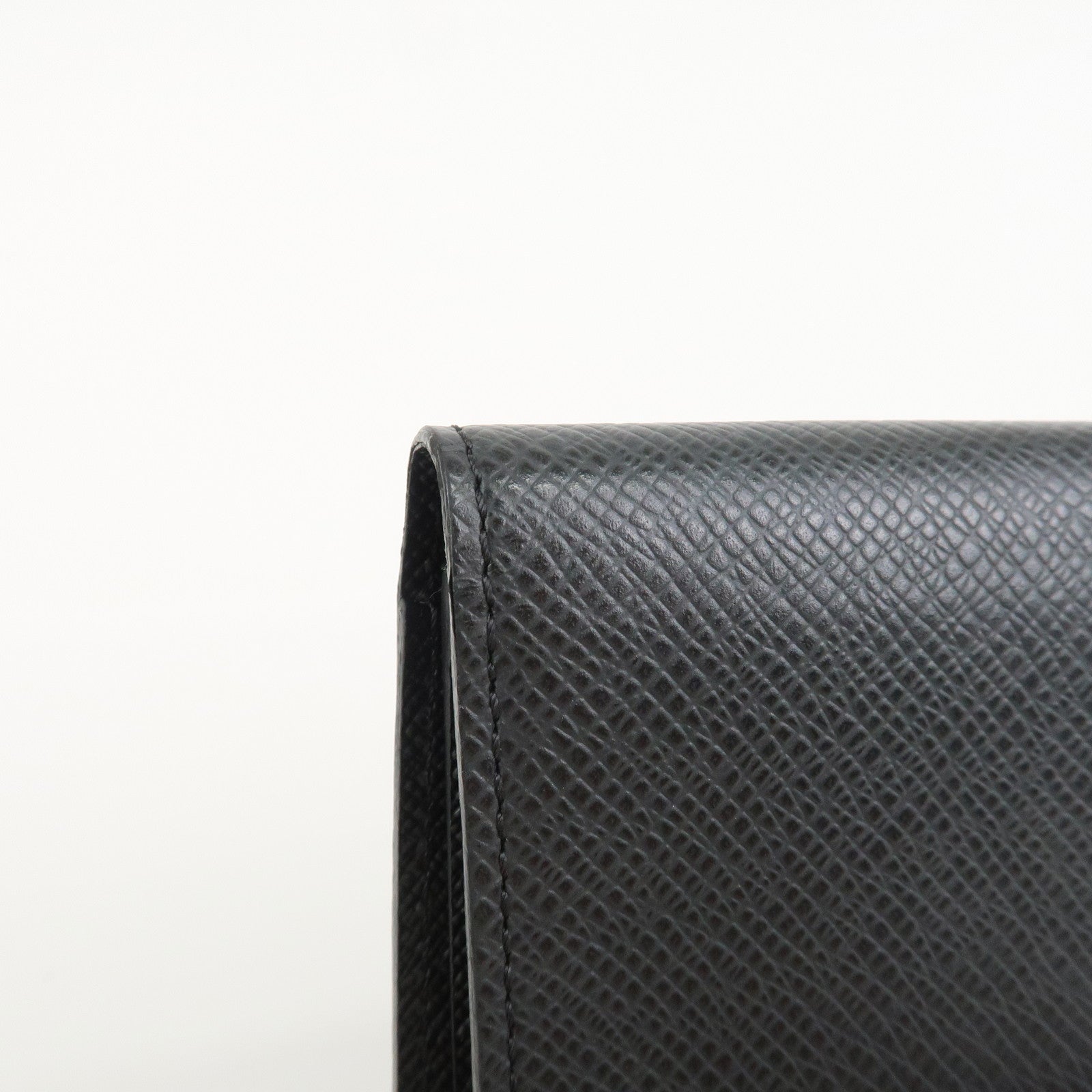 Louis Vuitton Taiga Enveloppe Cartes de Visite Card Case M30922