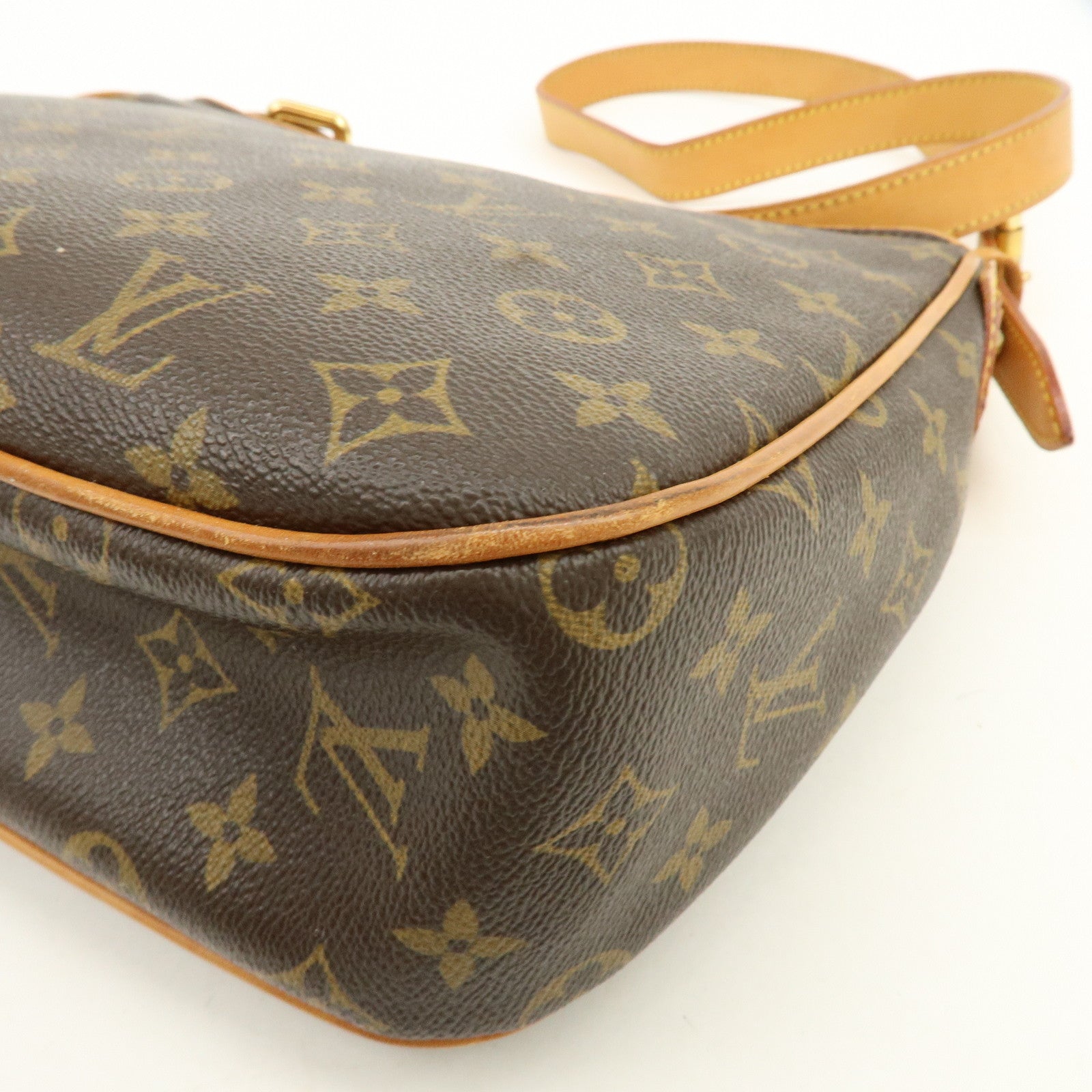 Louis Vuitton Monogram Hudson GM Shoulder Bag Brown M40045