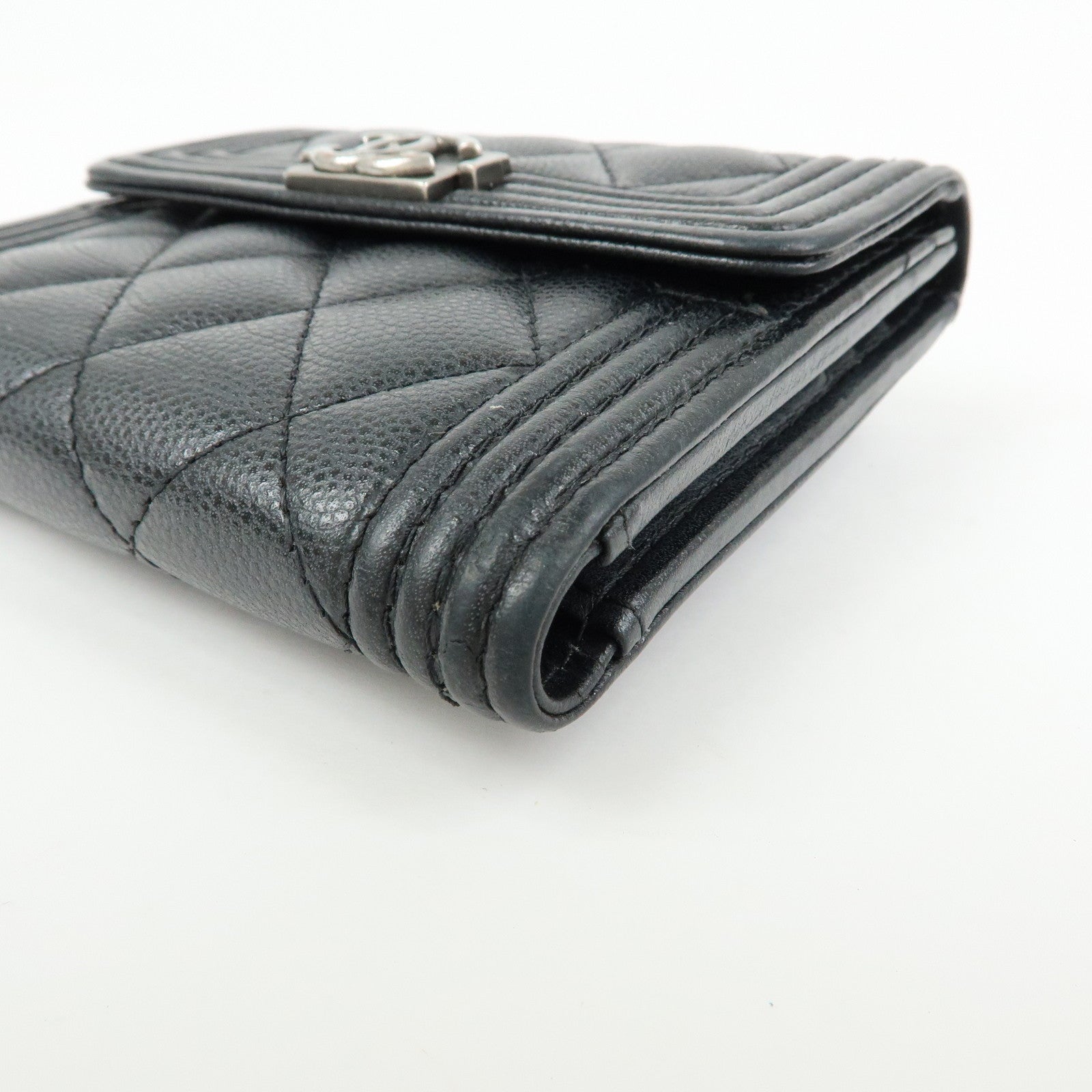 CHANEL BOY CHANEL Matelasse Caviarskin Compact Wallet Black A80734