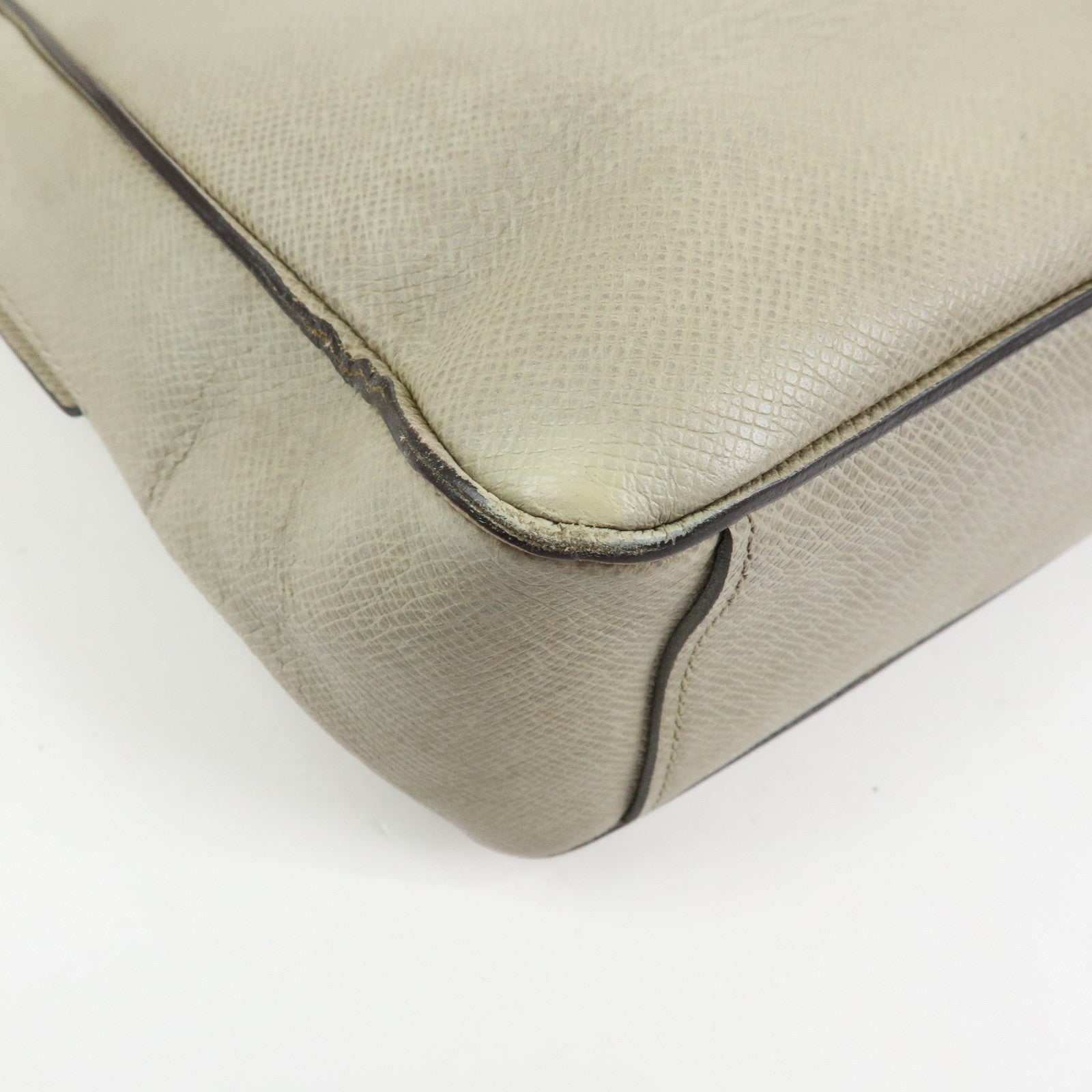 Louis Vuitton Taiga Leather Milo Shoulder Bag Crossbody Bag M32633