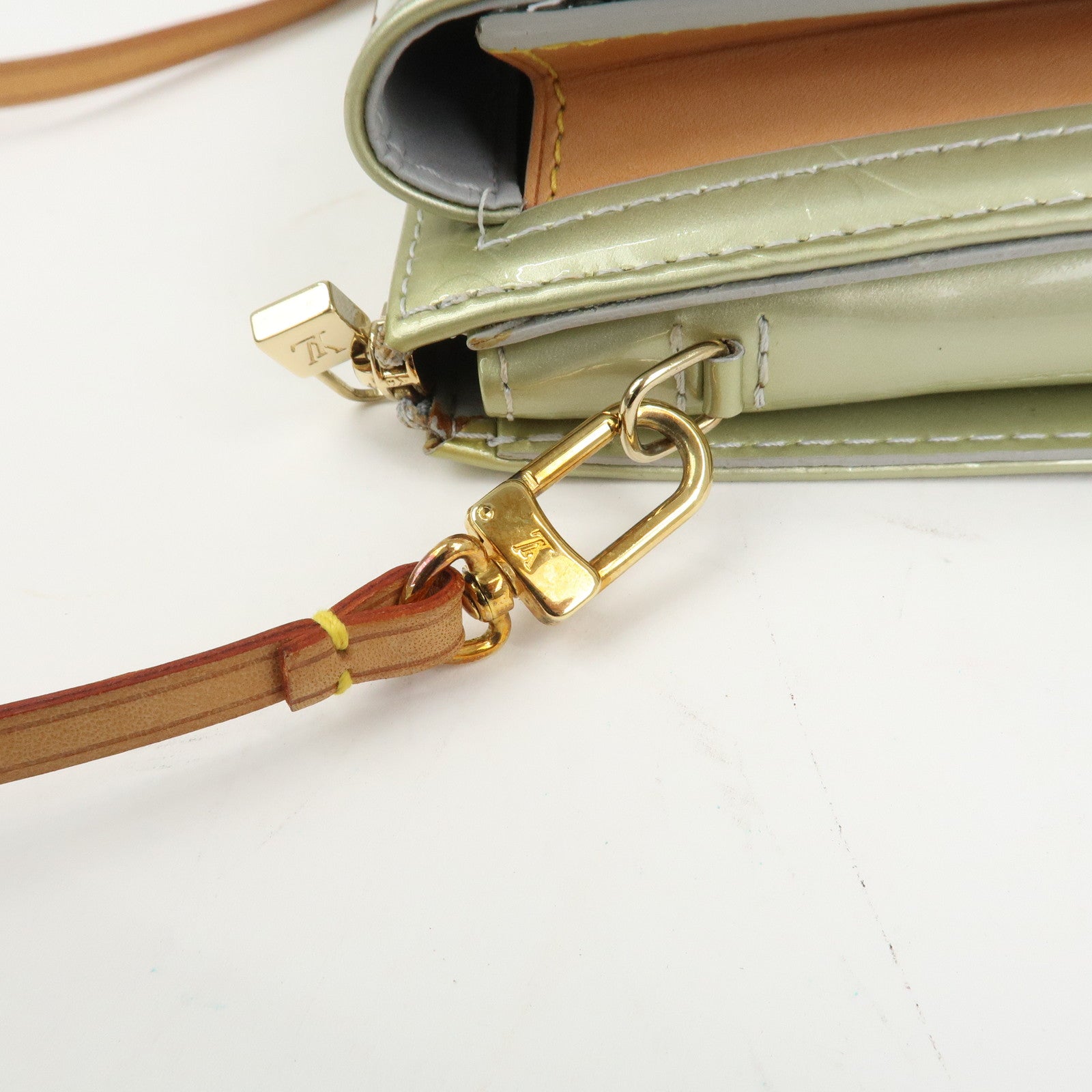 Louis Vuitton Monogram Vernis Motto Shoulder Bag Gris M91030