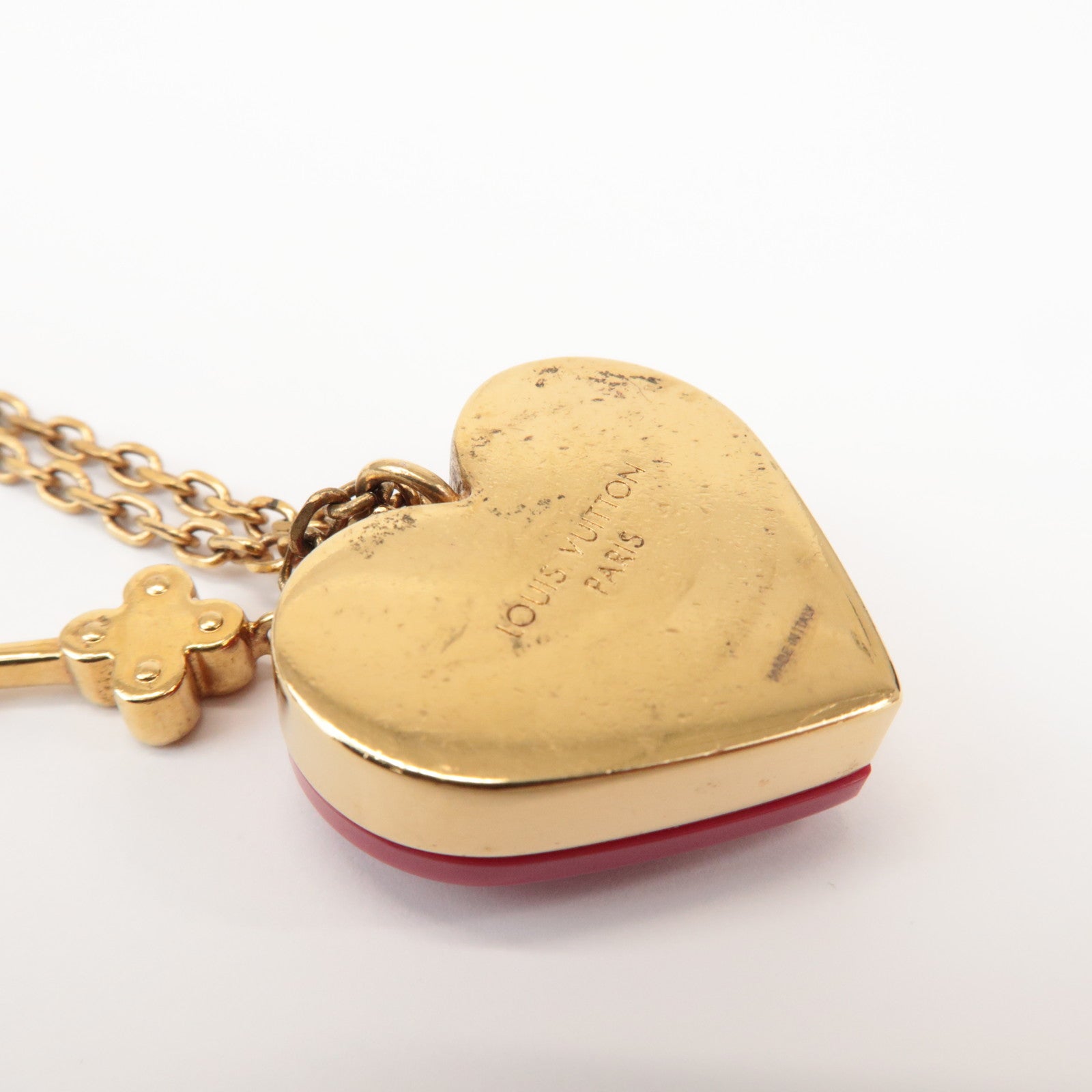 Louis Vuitton Pandentif Lock Me Necklace Metal Regsin Gold M66516
