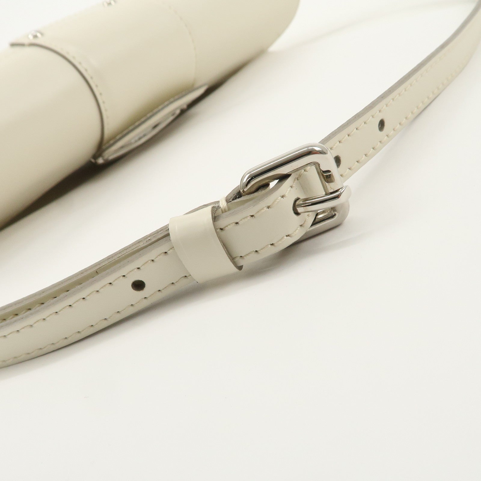 Louis Vuitton Epi Pochette Montaigne Shoulder Bag Ivoire M5929J Used